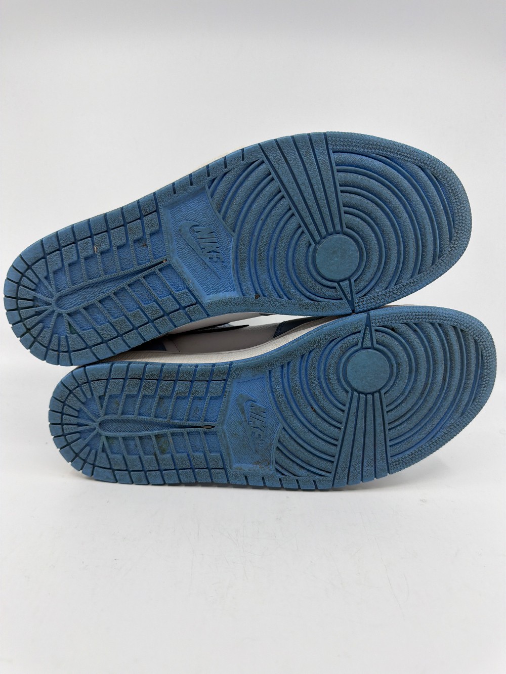 *USED* AJ 1 - UNIVERSITY BLUE