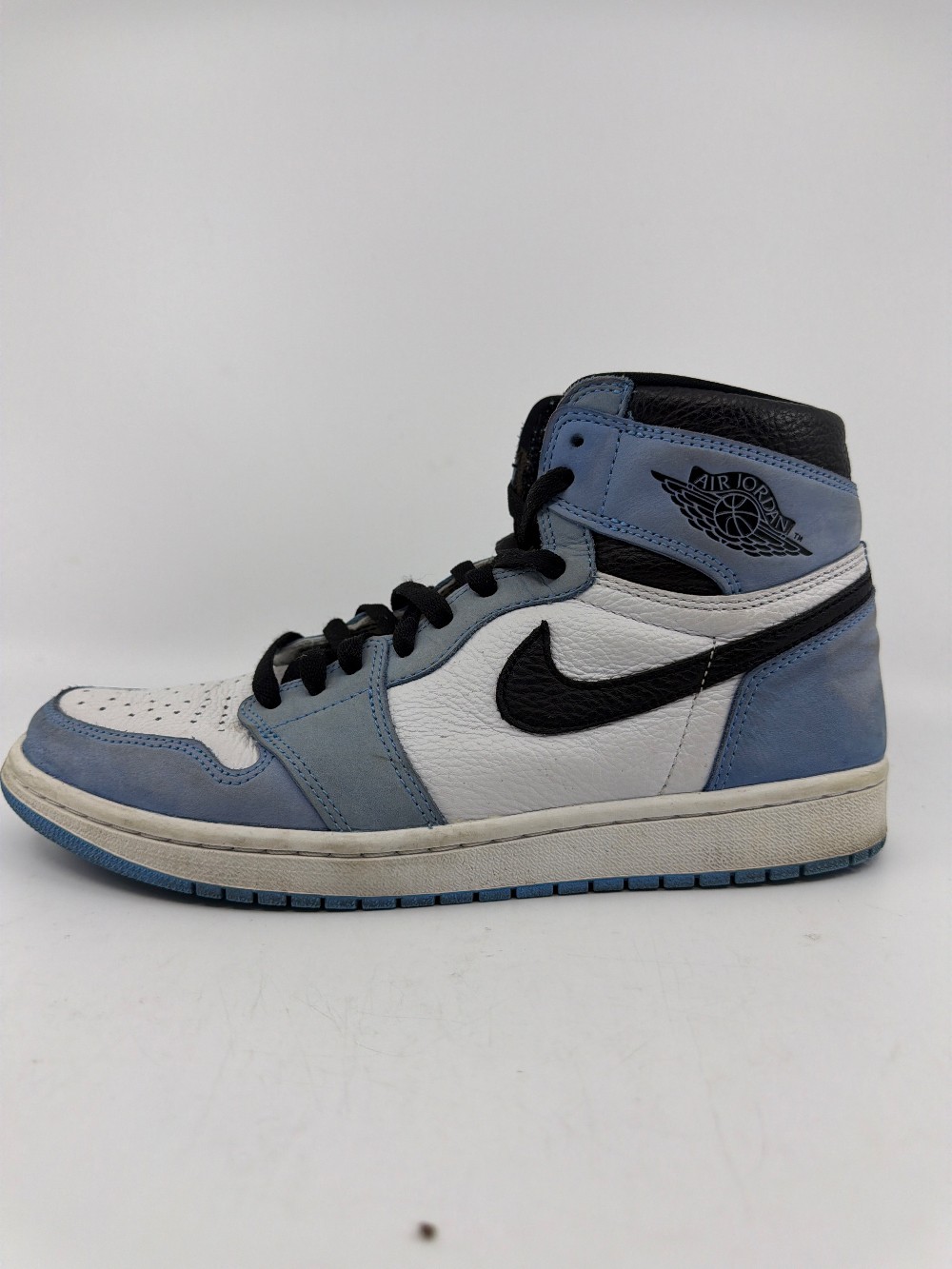 *USED* AJ 1 - UNIVERSITY BLUE