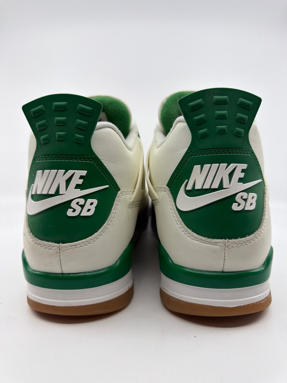 *USED/NO BOX* AJ 4 X SB - PINE GREEN