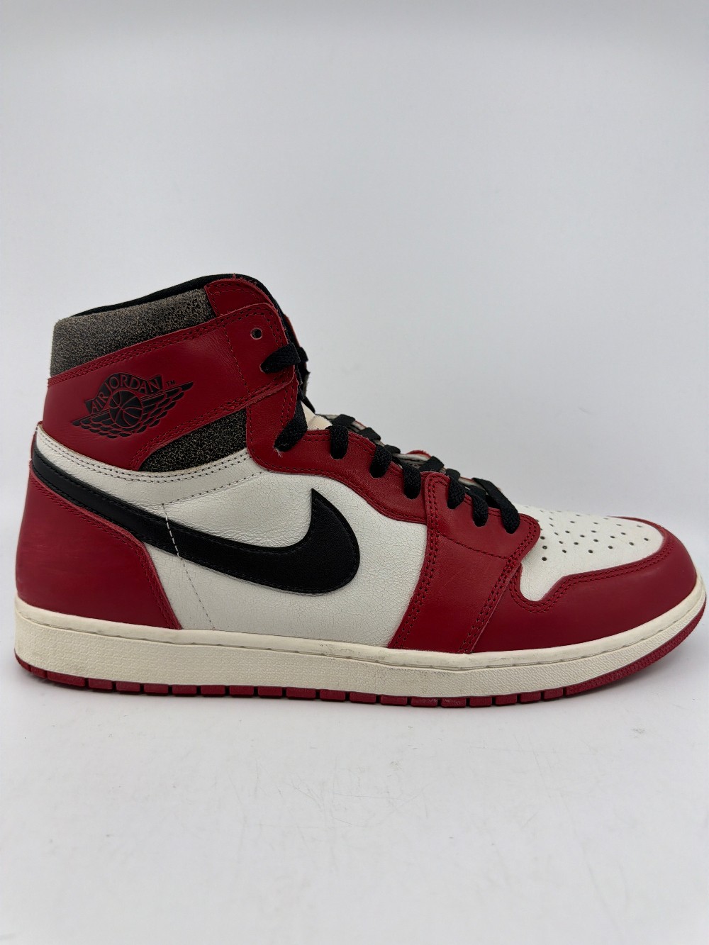 *USED/NO BOX* AJ 1 - CHICAGO LOST AND FOUND (2022)