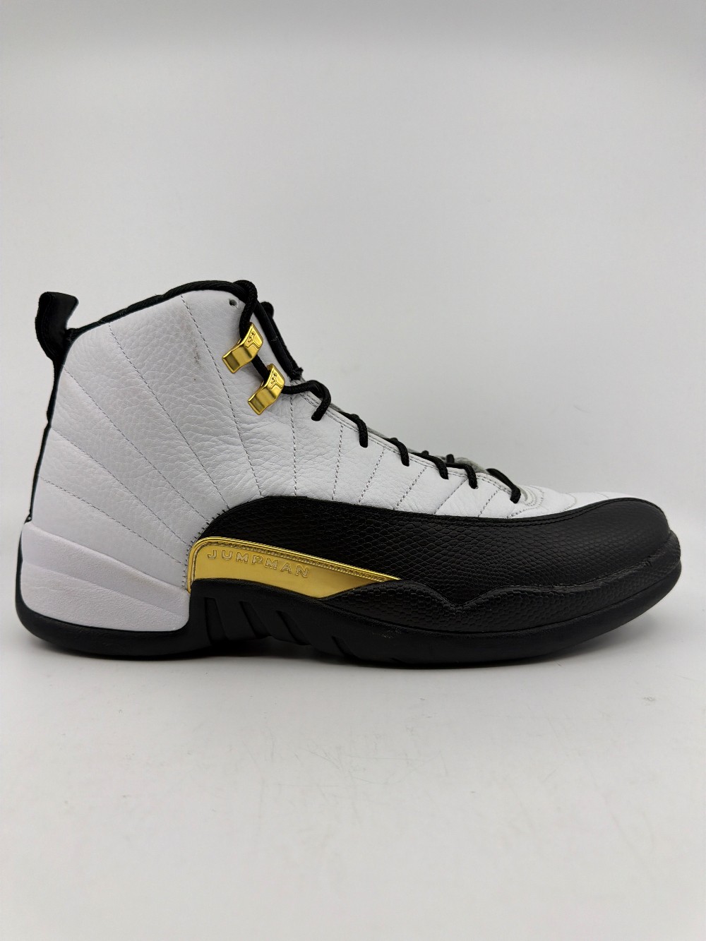 *USED/NO BOX* AJ 12 - ROYALTY TAXI
