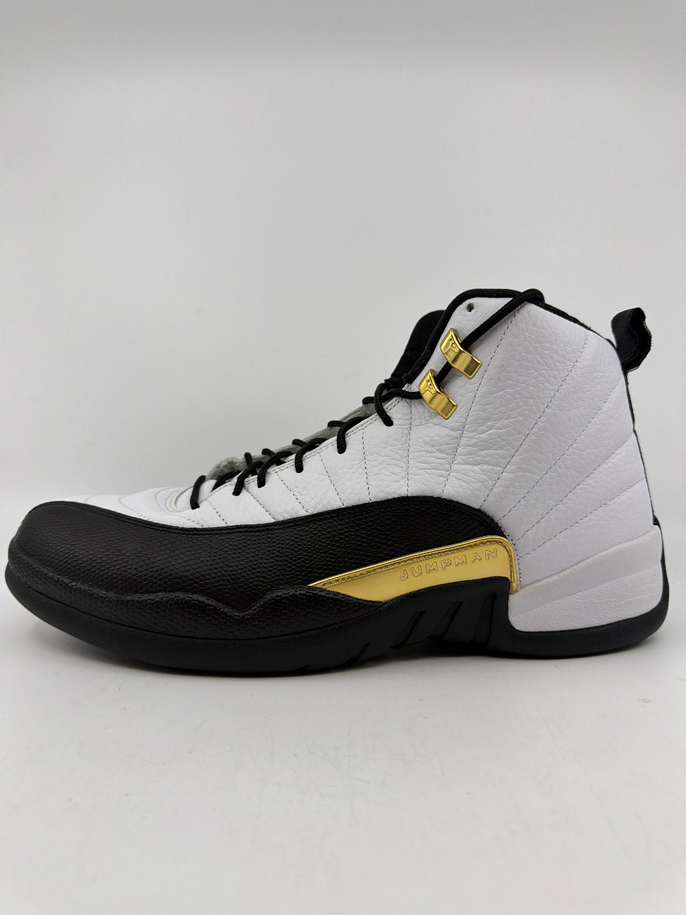 *USED/NO BOX* AJ 12 - ROYALTY TAXI