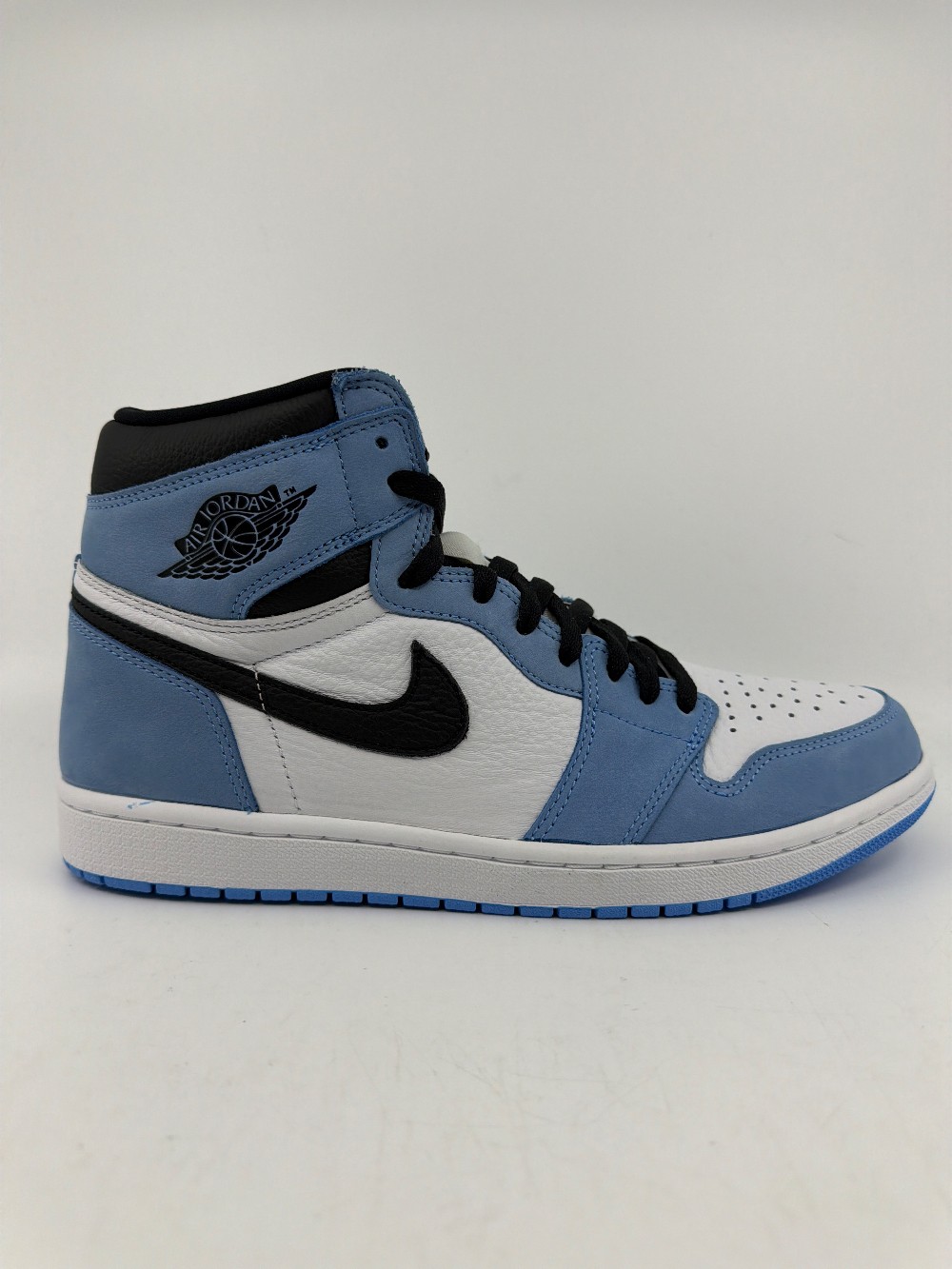 AJ 1 - UNIVERSITY BLUE