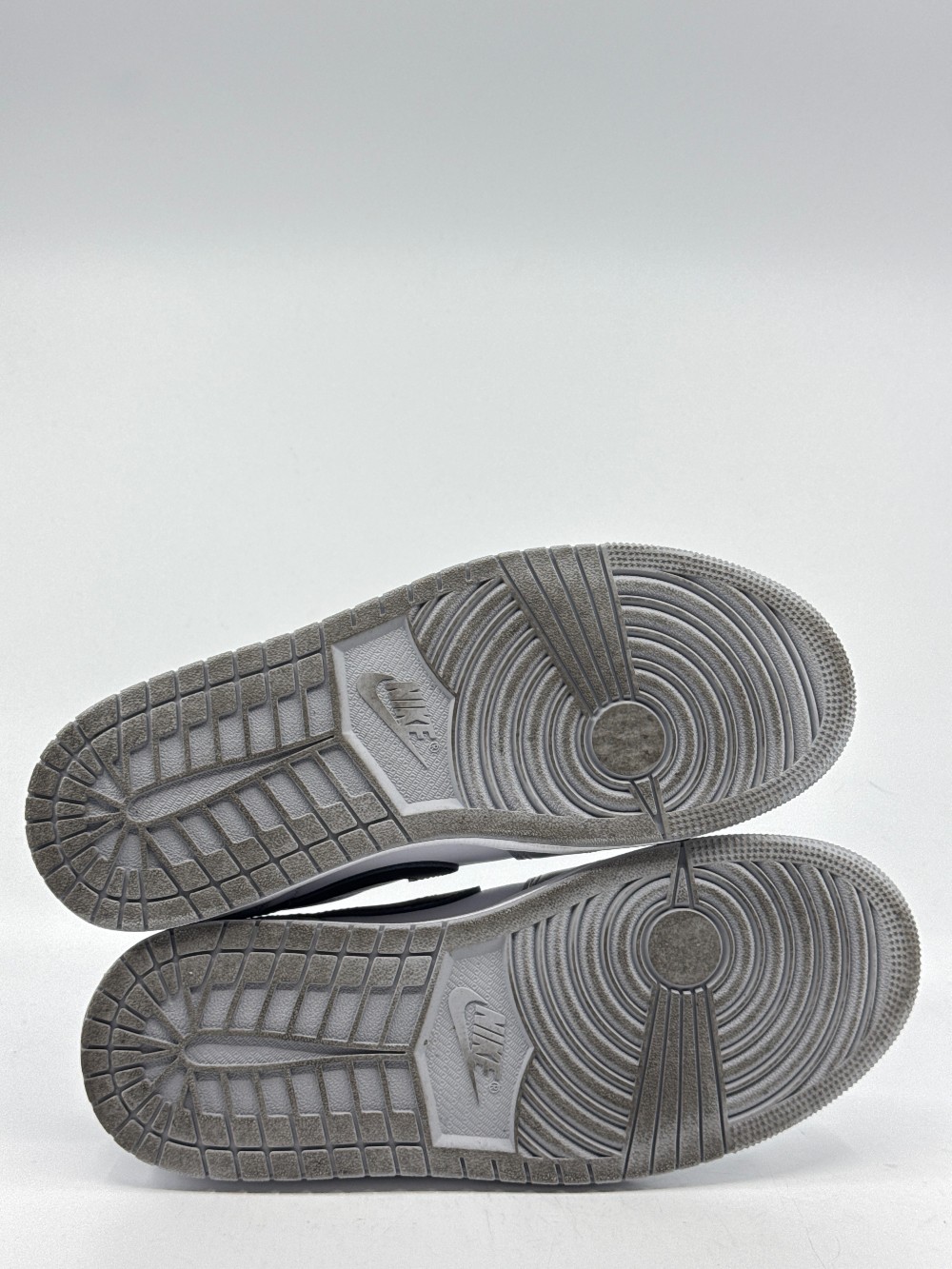 *USED* AJ 1 LOW - BARONS