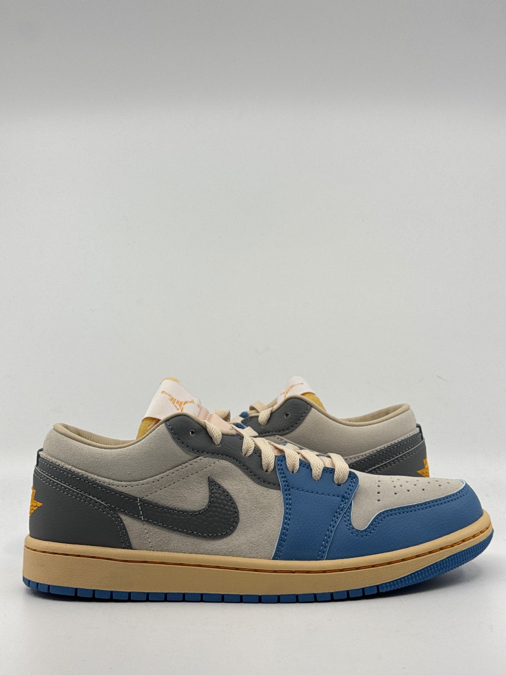 *USED* AJ 1 LOW - VINTAGE UNC GREY