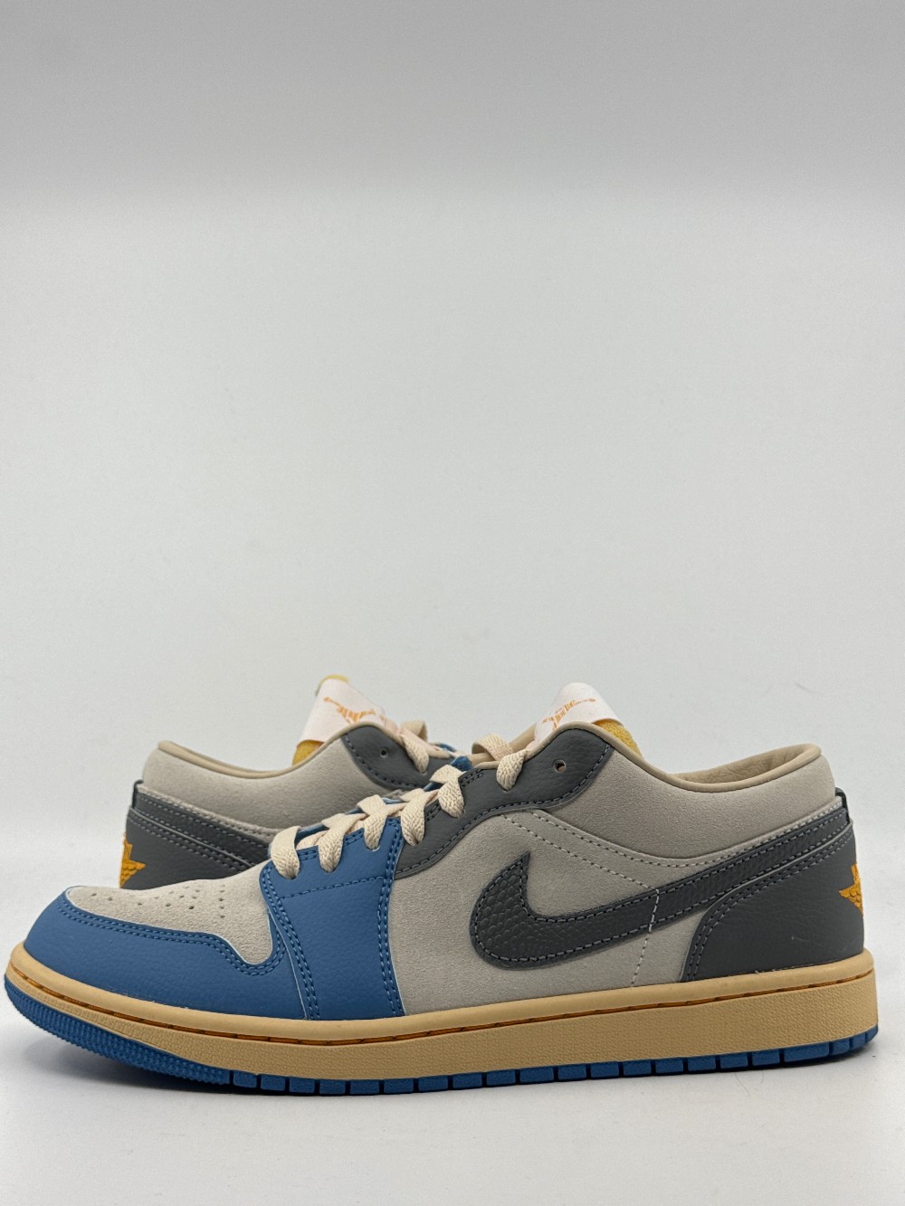 *USED* AJ 1 LOW - VINTAGE UNC GREY