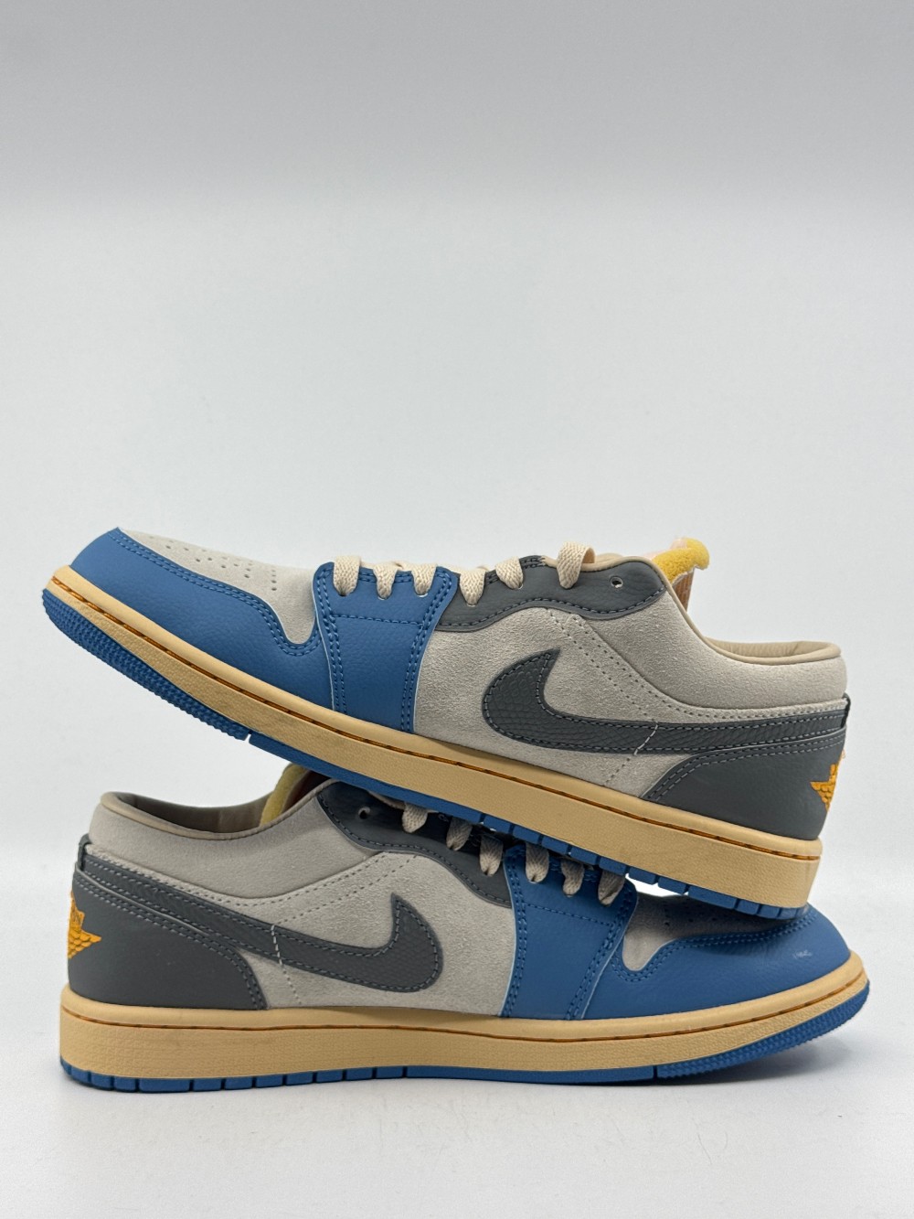 *USED* AJ 1 LOW - VINTAGE UNC GREY