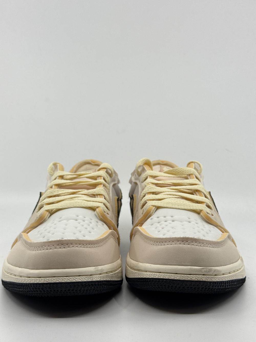 *USED* AJ 1 LOW - COCONUT MILK