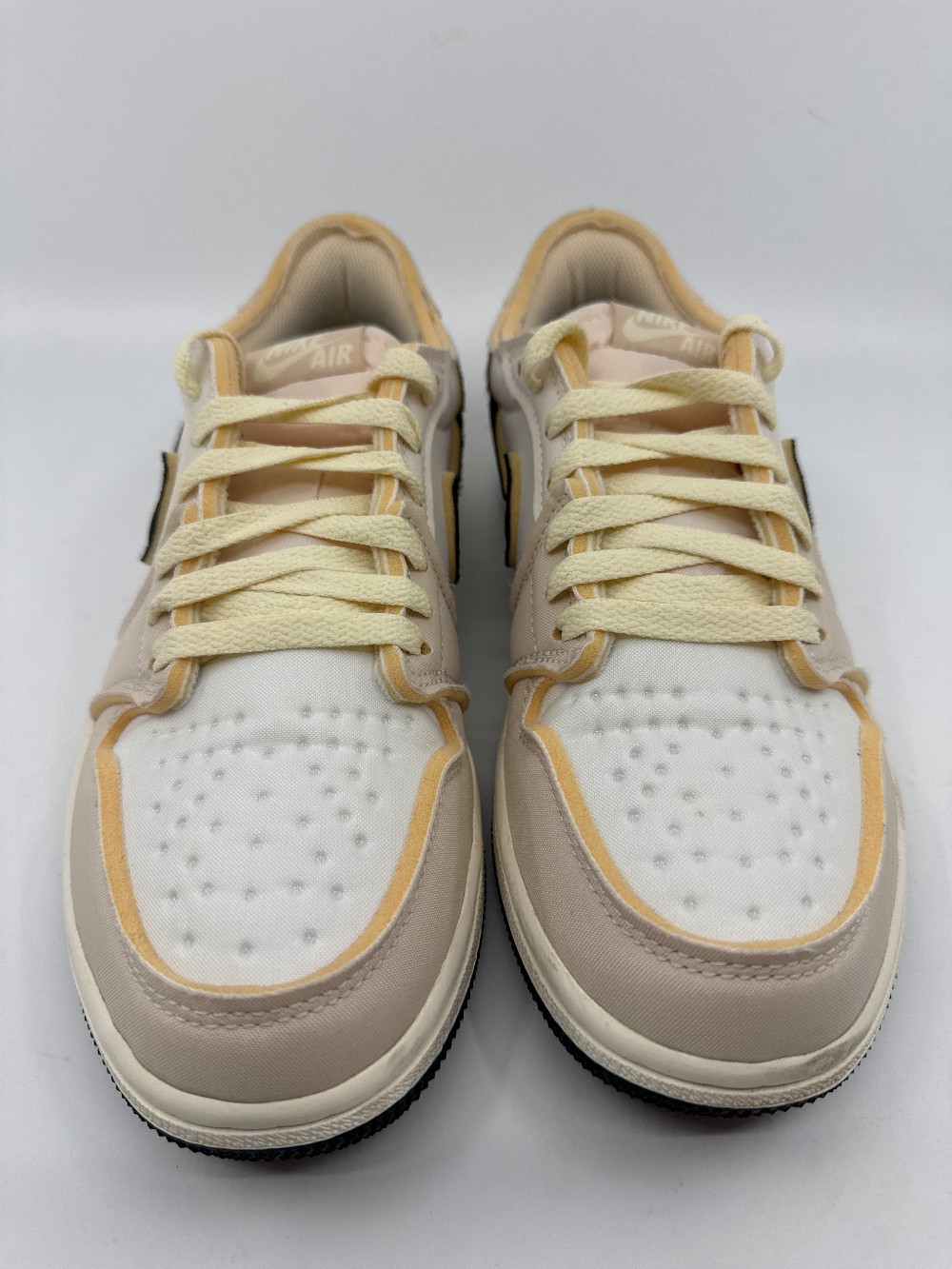 *USED* AJ 1 LOW - COCONUT MILK