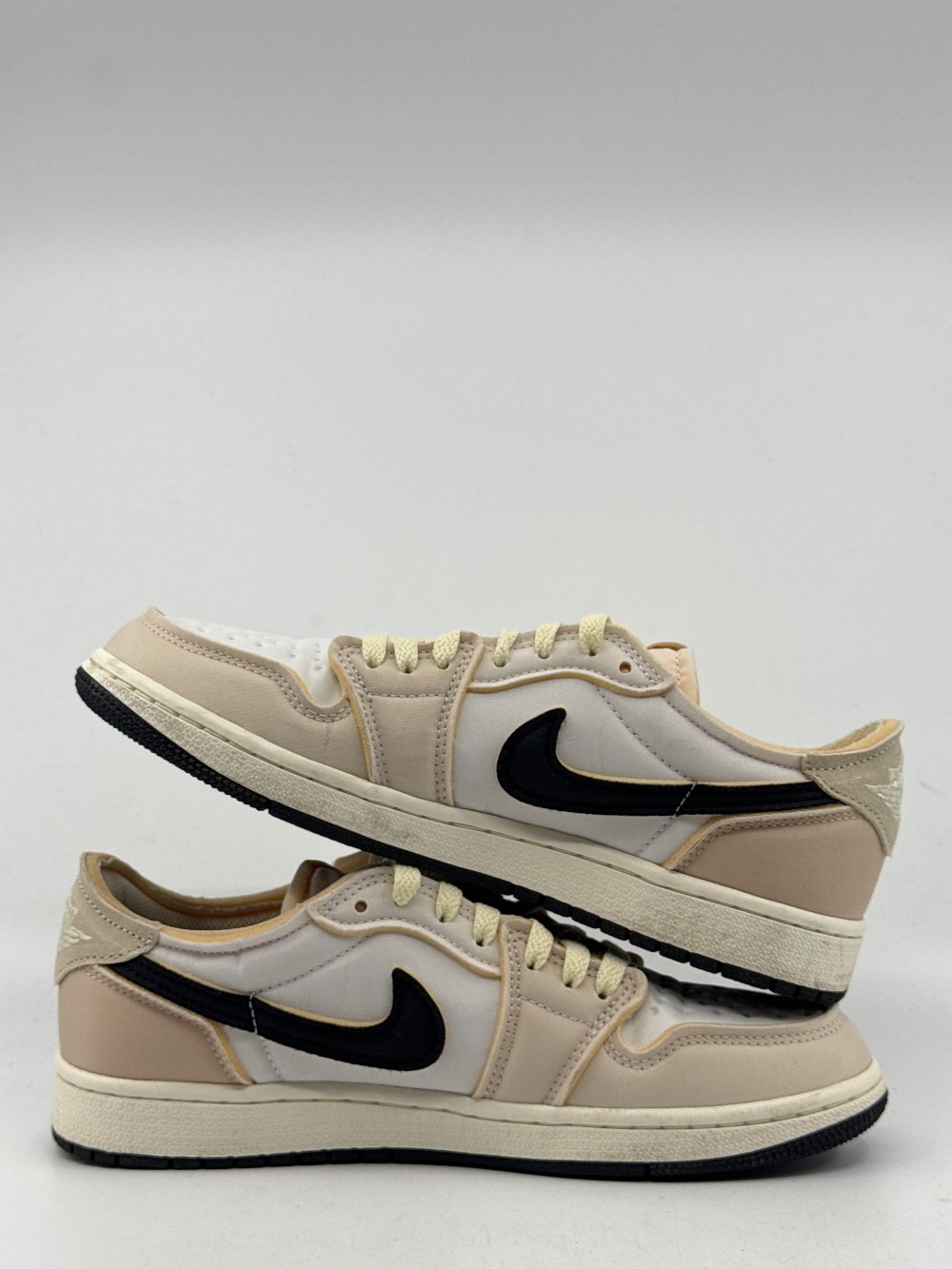 *USED* AJ 1 LOW - COCONUT MILK