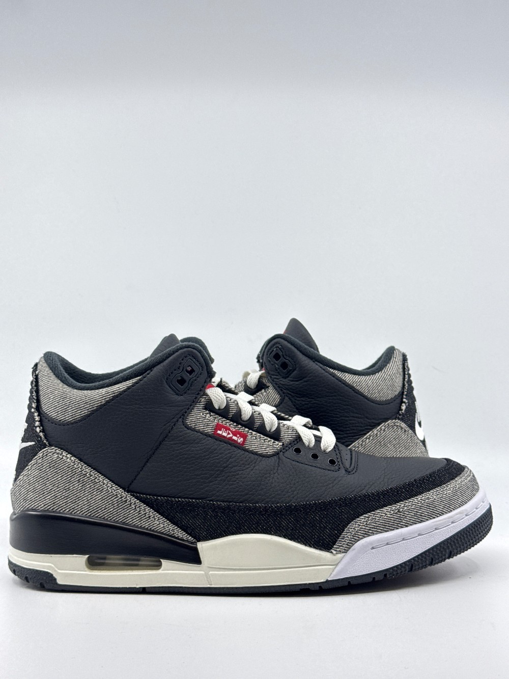 *USED* AJ 3 X LEVI'S - BLACK