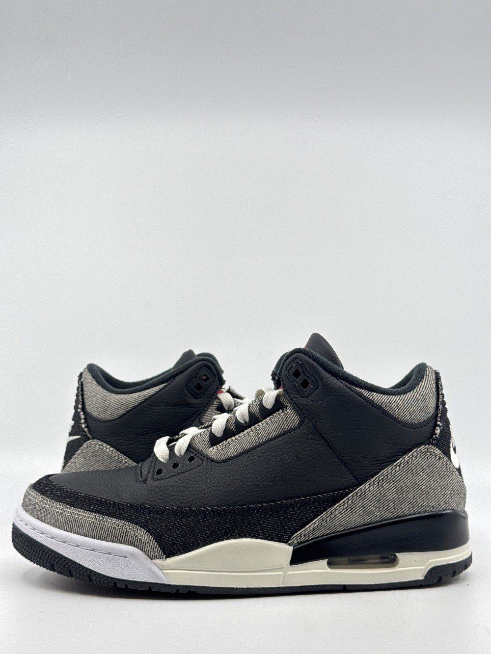*USED* AJ 3 X LEVI'S - BLACK