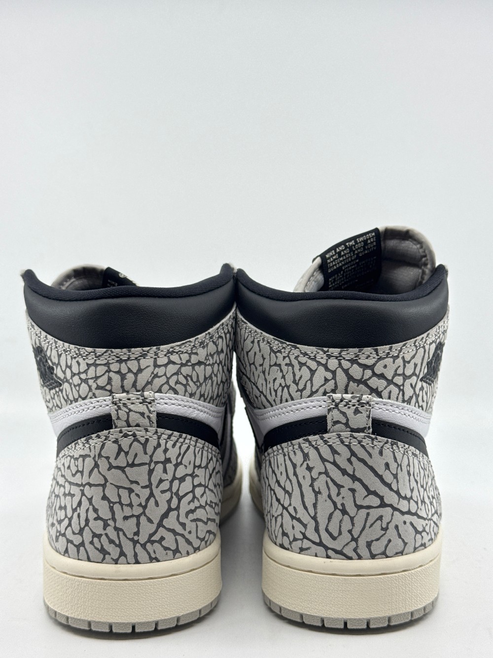 AJ 1 - WHITE CEMENT