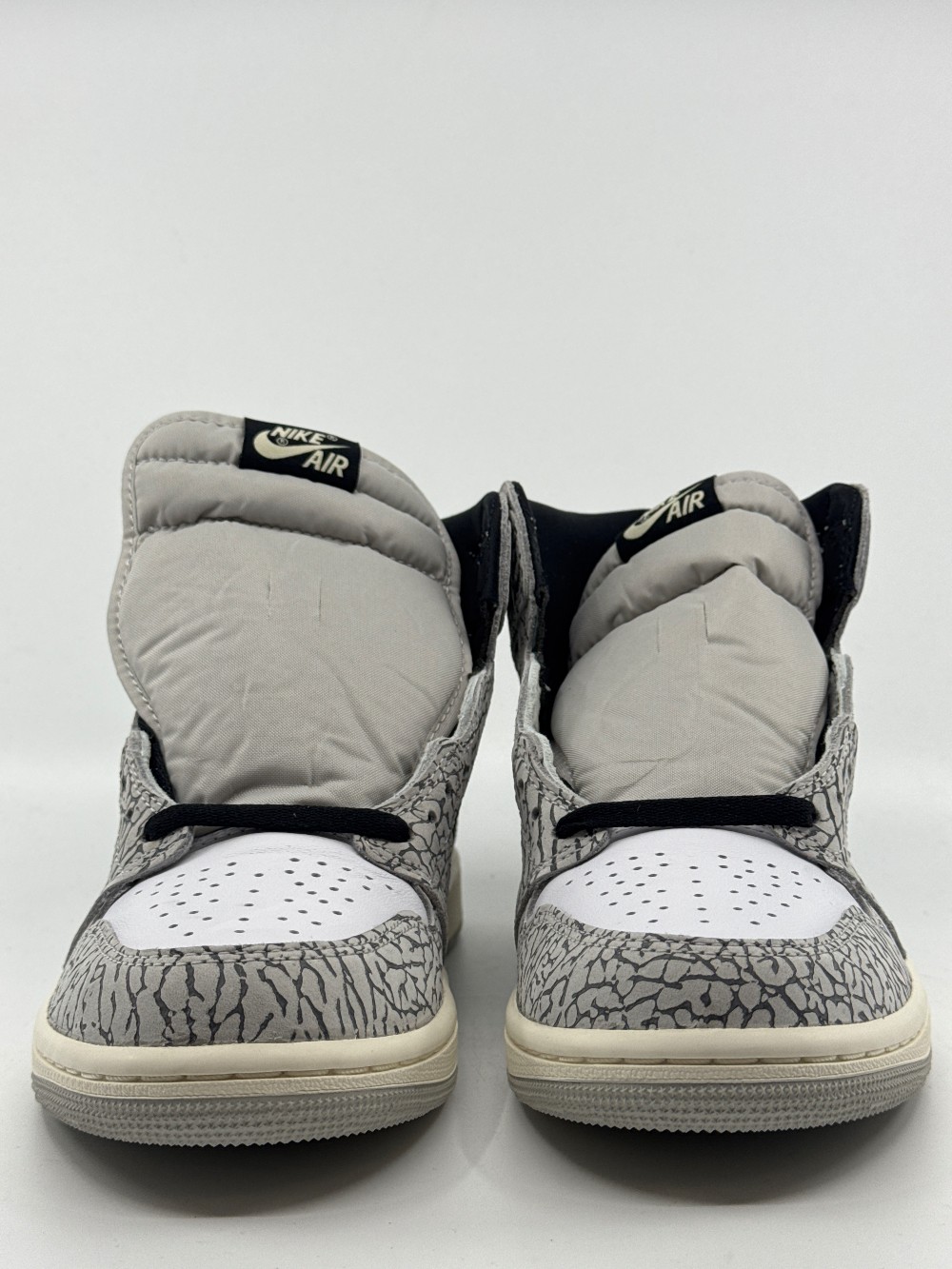AJ 1 - WHITE CEMENT