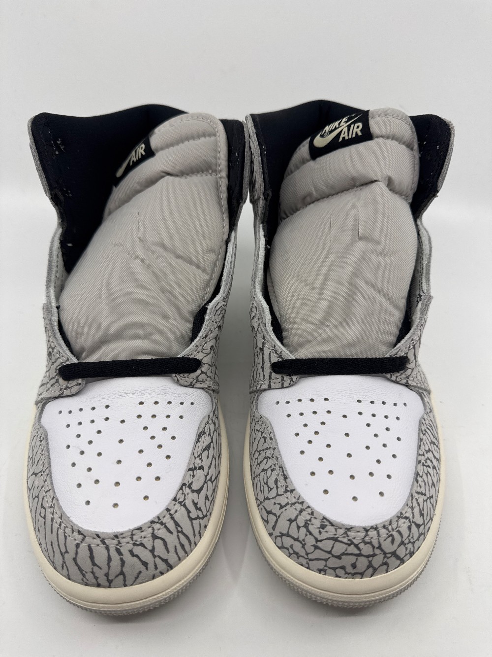AJ 1 - WHITE CEMENT