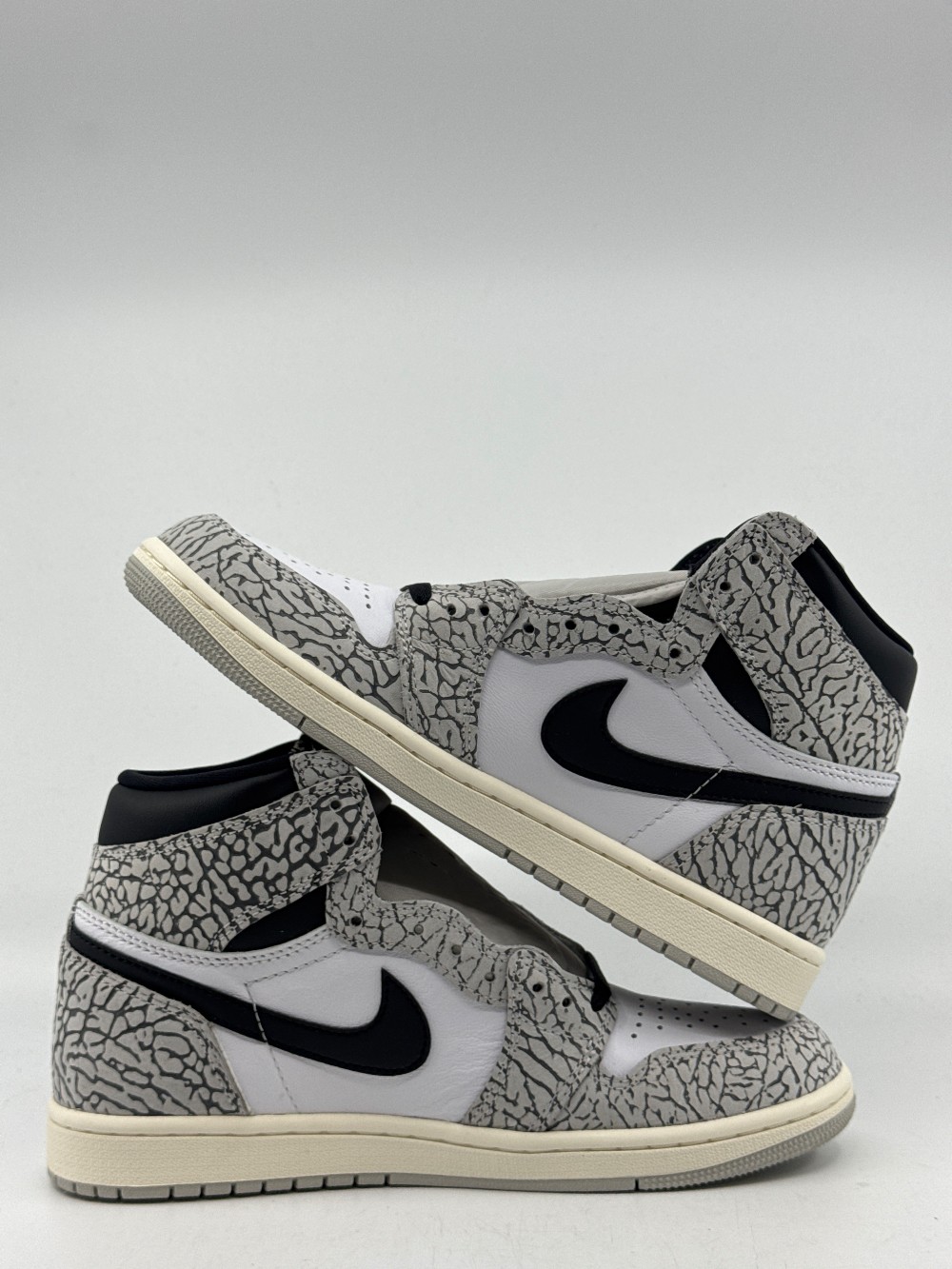AJ 1 - WHITE CEMENT