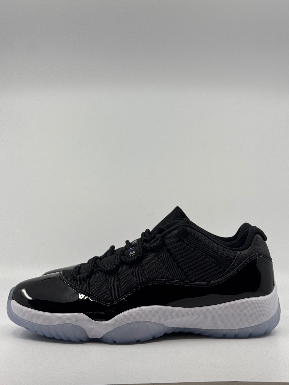AJ 11 LOW - SPACE JAM