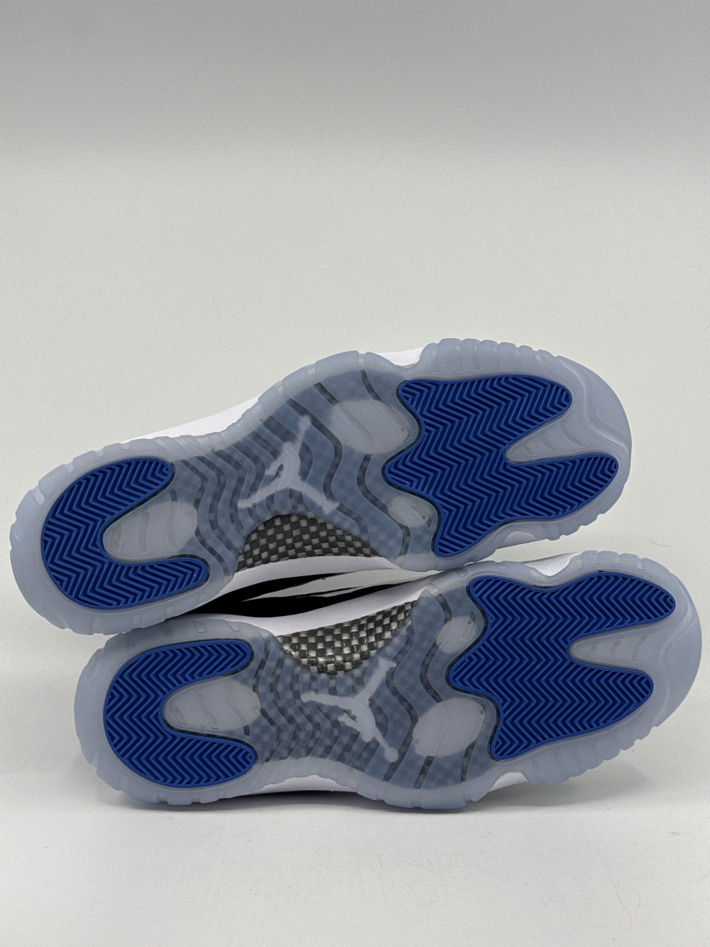 AJ 11 LOW - SPACE JAM