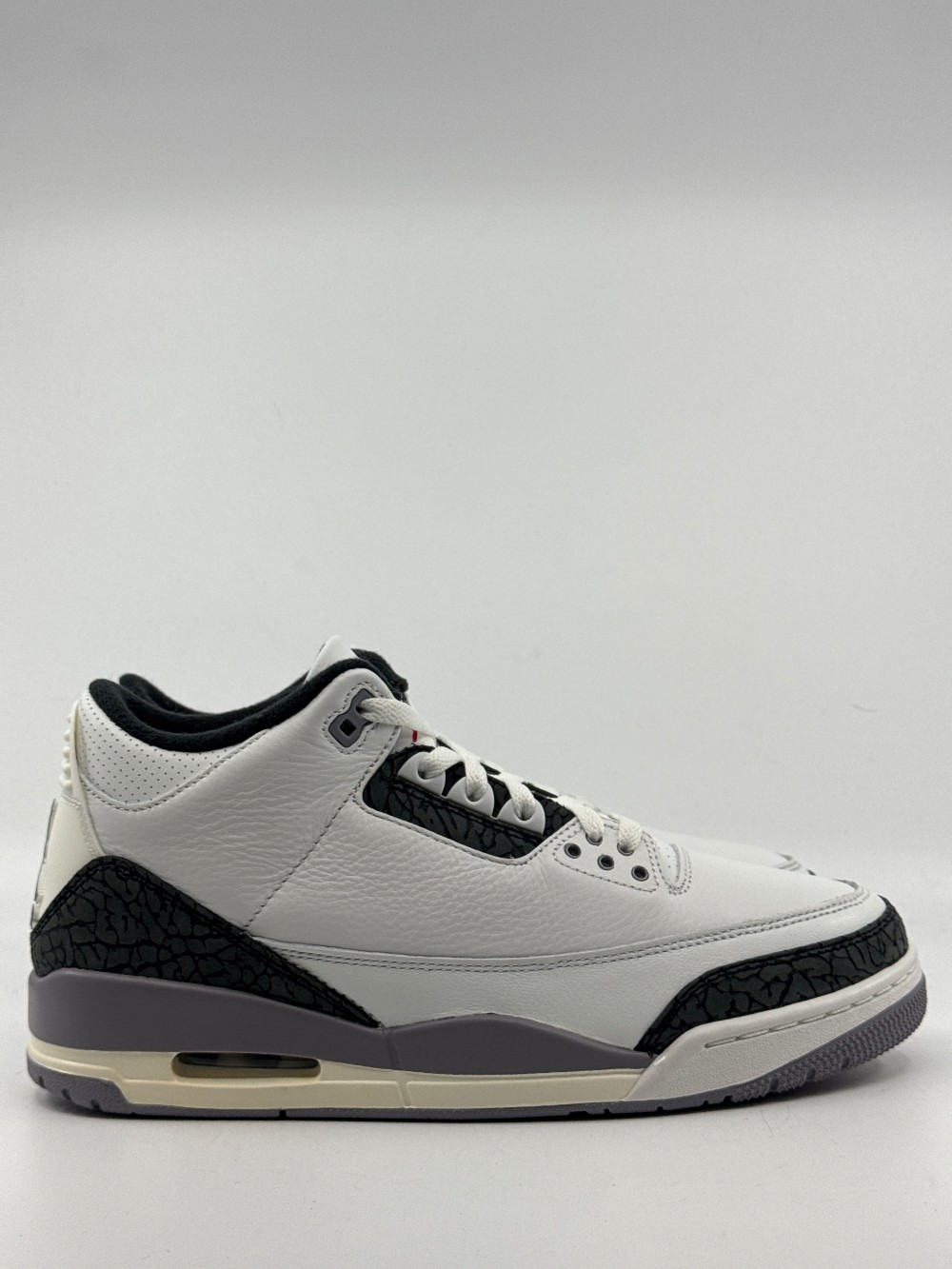 AJ 3 - CEMENT GREY