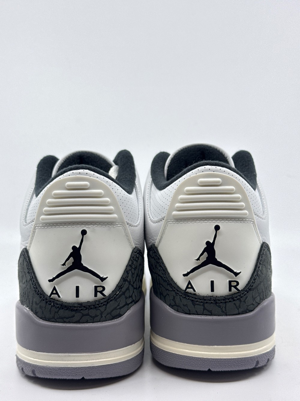 AJ 3 - CEMENT GREY