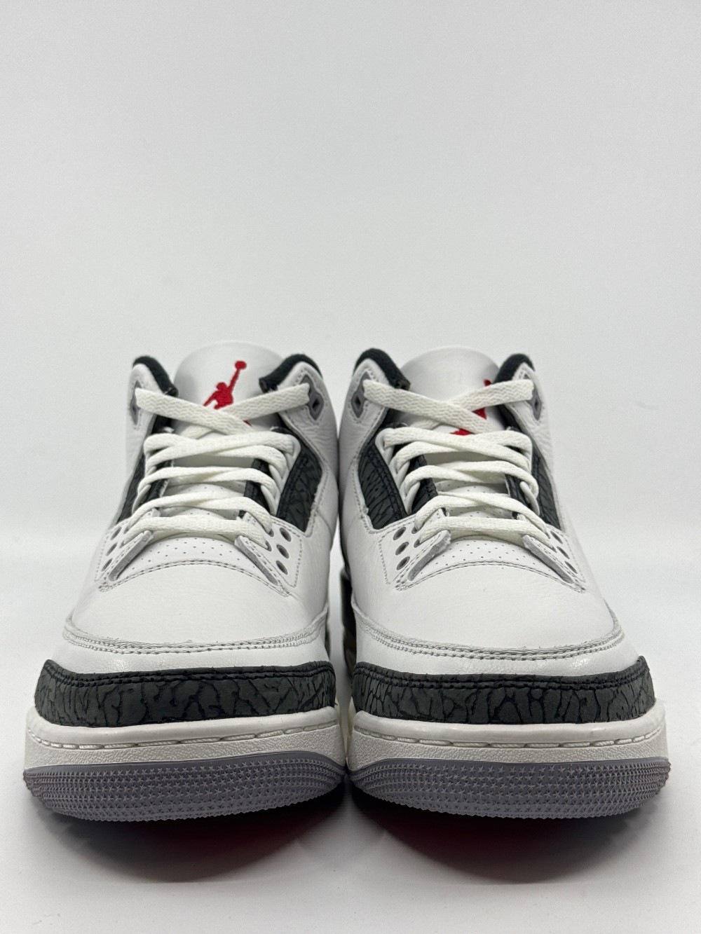 AJ 3 - CEMENT GREY