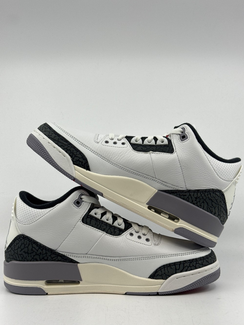 AJ 3 - CEMENT GREY