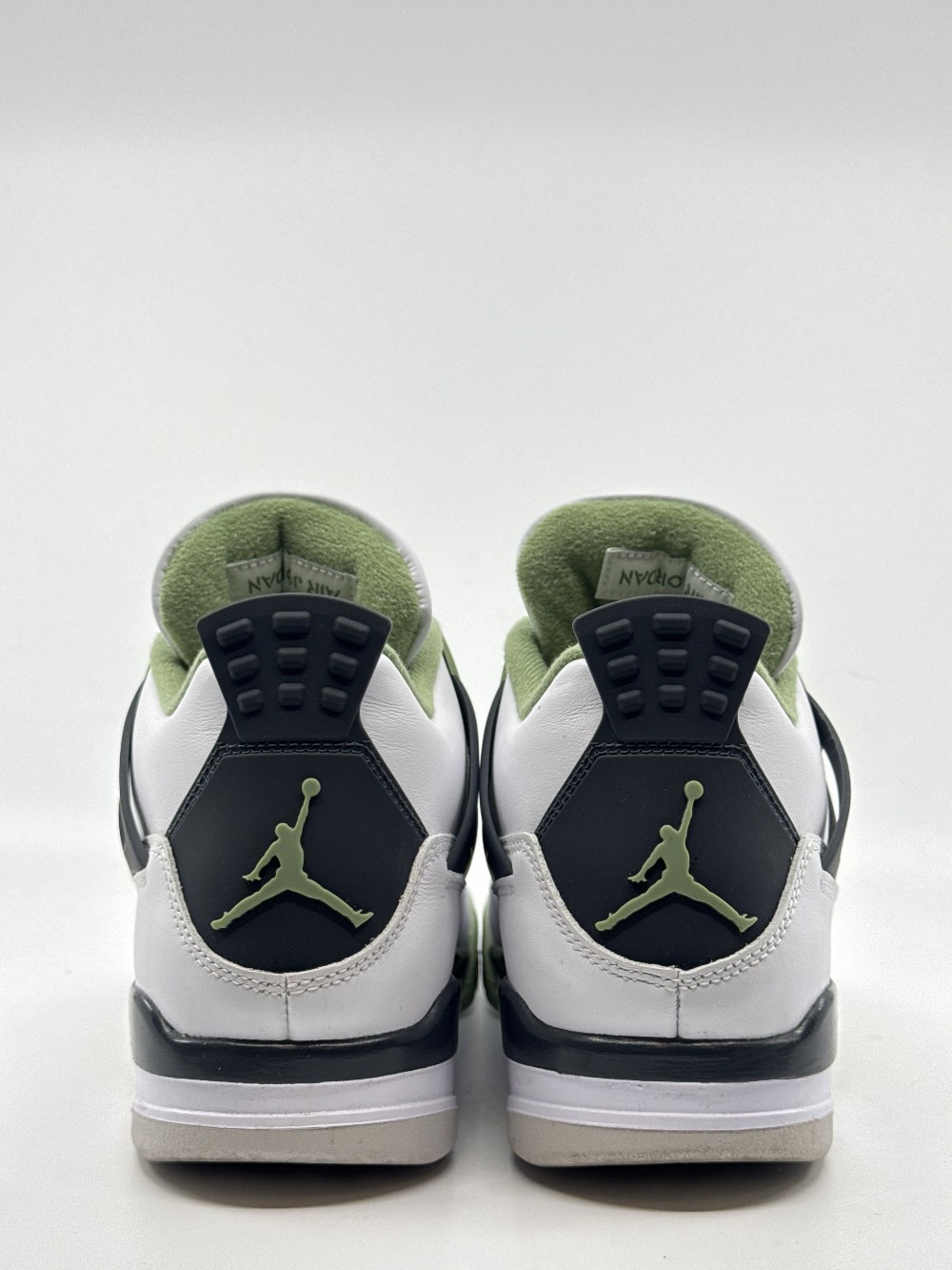 *USED* AJ 4 (W) - SEAFOAM