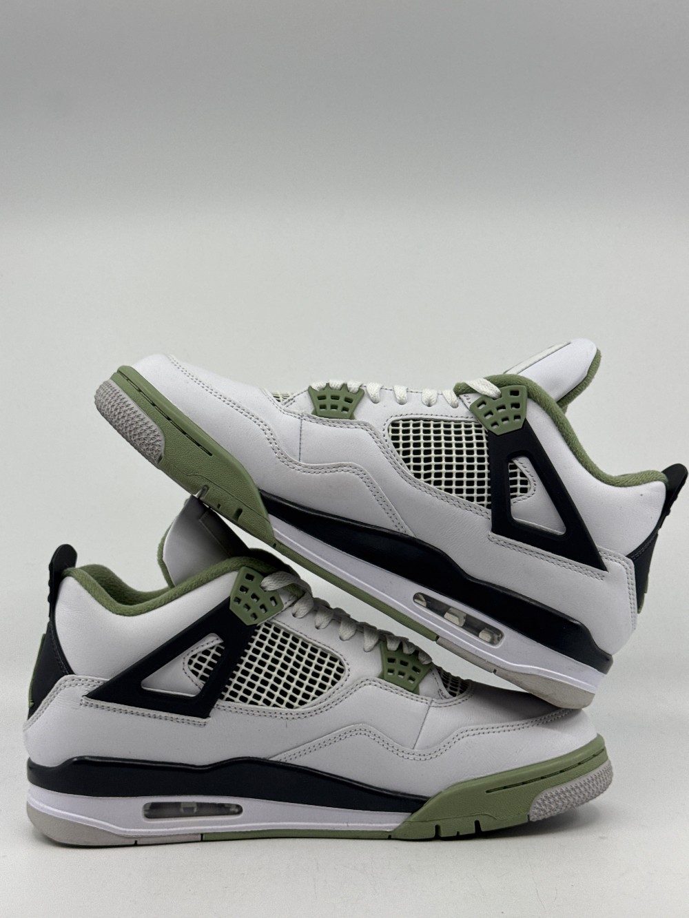 *USED* AJ 4 (W) - SEAFOAM