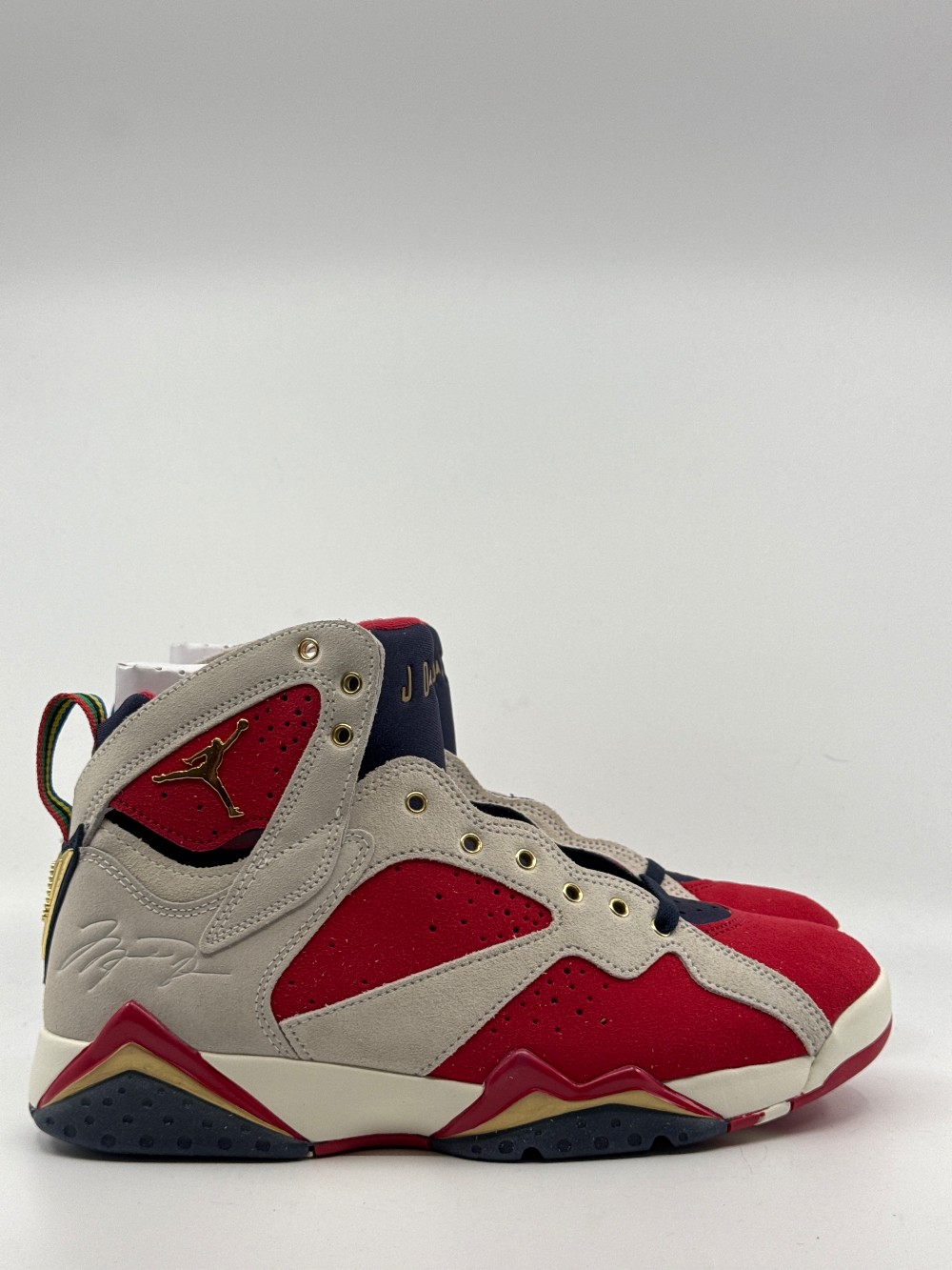 AJ 7 X TROPHY ROOM - NEW SHERIFF IN TOWN