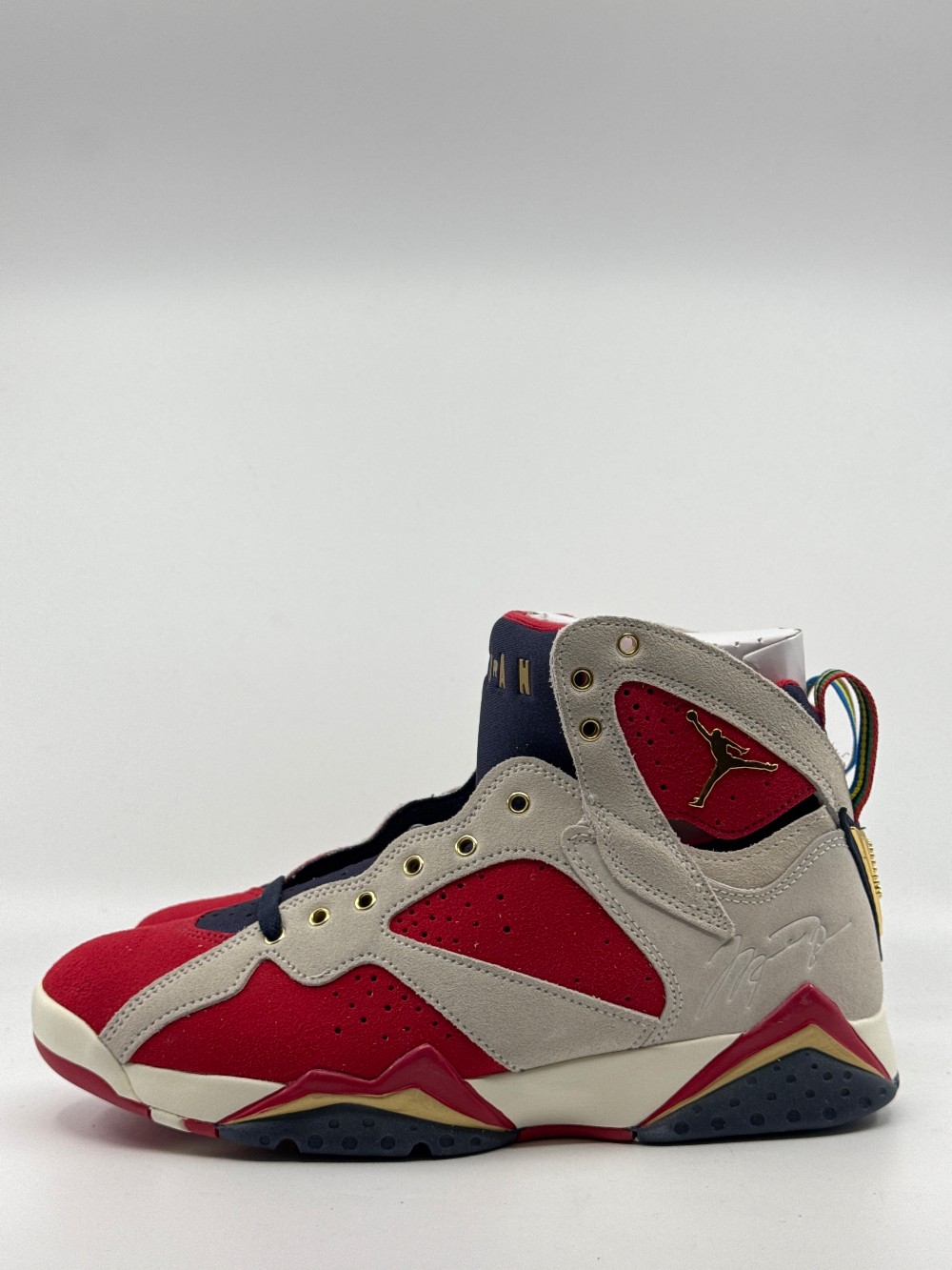 AJ 7 X TROPHY ROOM - NEW SHERIFF IN TOWN