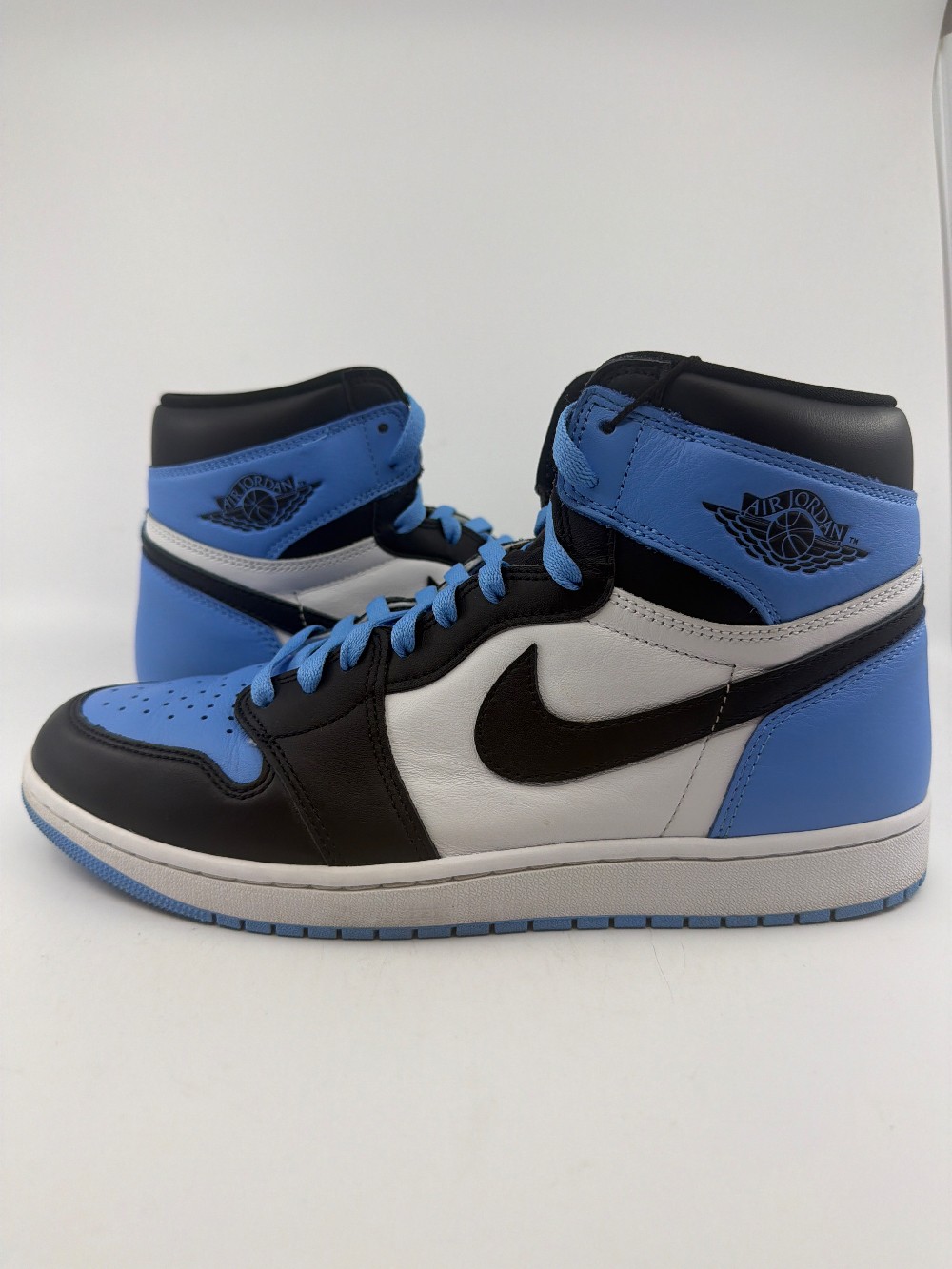 *USED* AJ 1 - UNC TOE