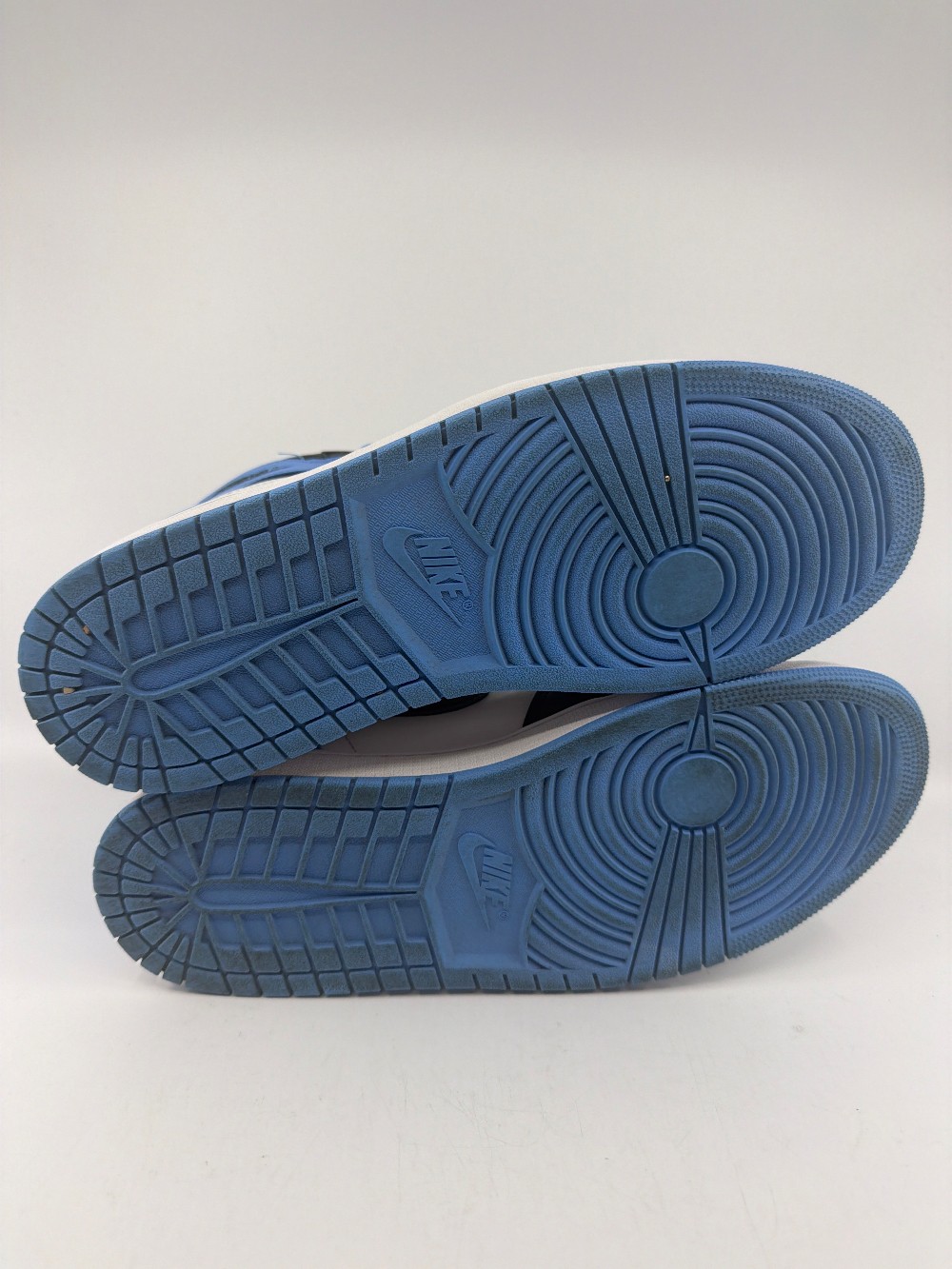 *USED* AJ 1 - UNC TOE