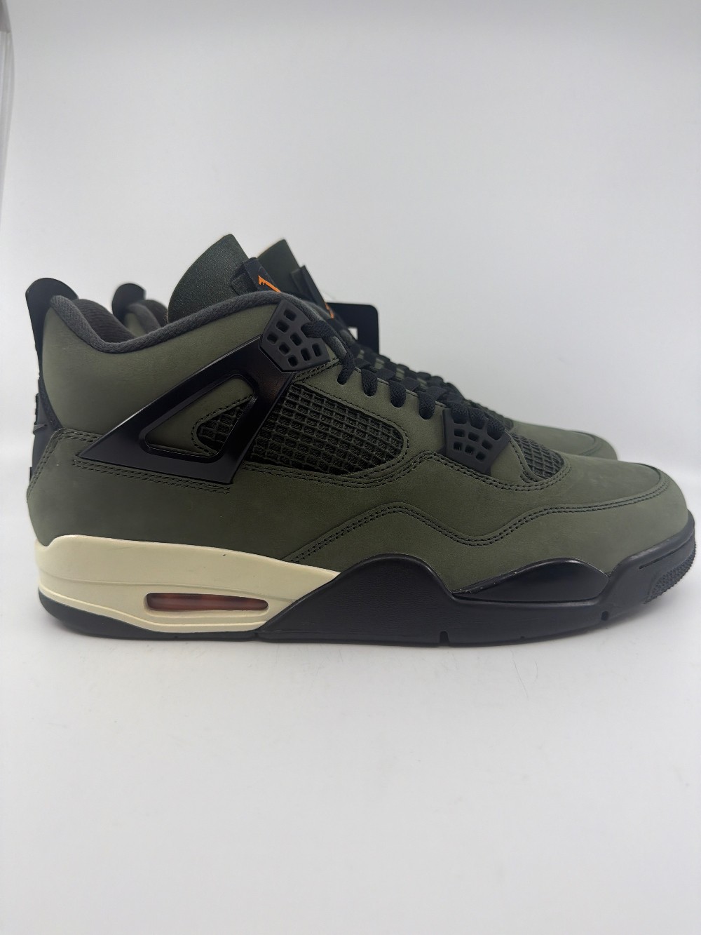 AJ 4 - UNDEFEATED (2025)