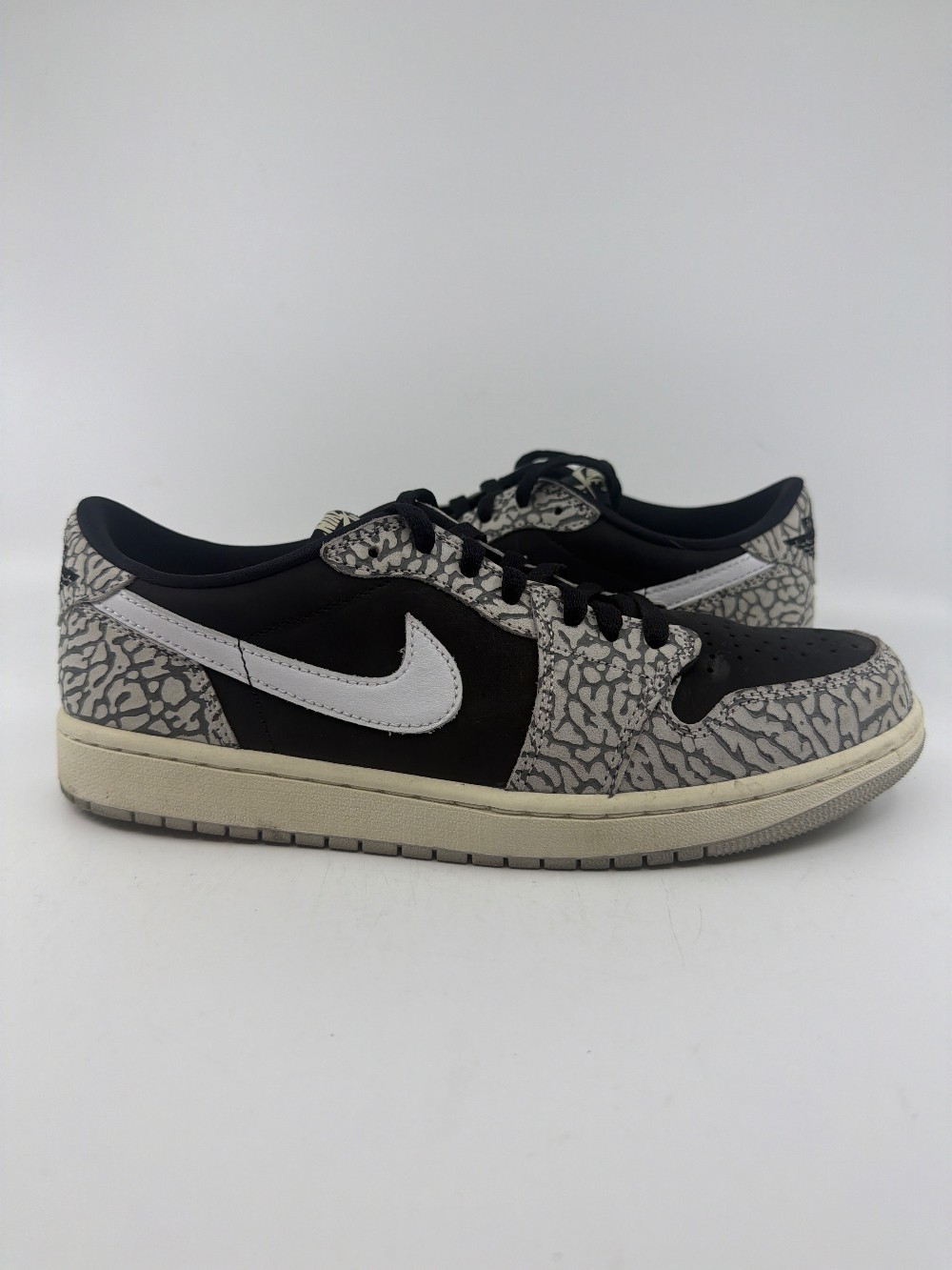 *USED* AJ 1 LOW OG - BLACK CEMENT