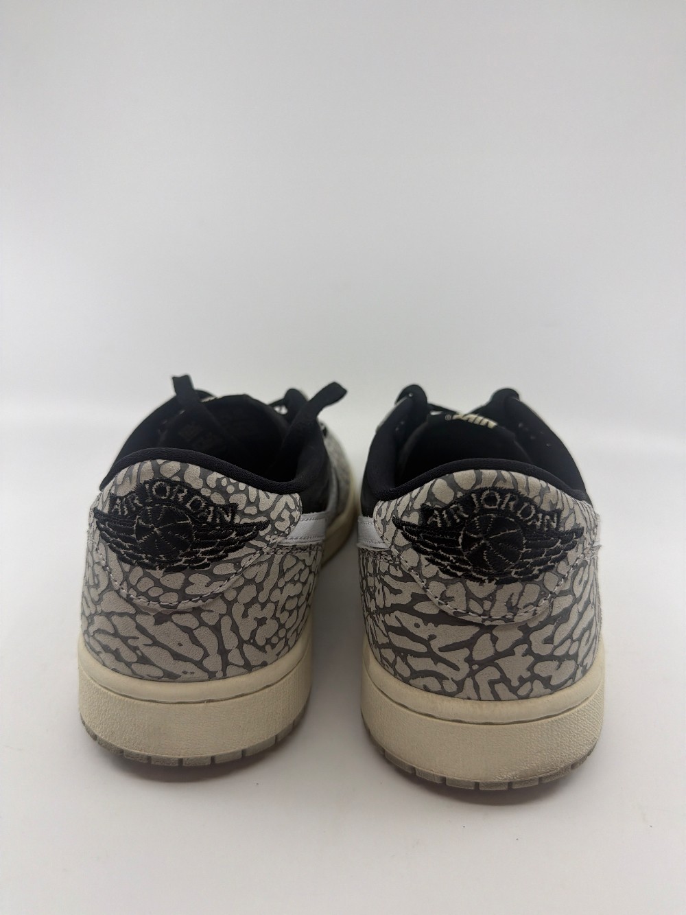 *USED* AJ 1 LOW OG - BLACK CEMENT