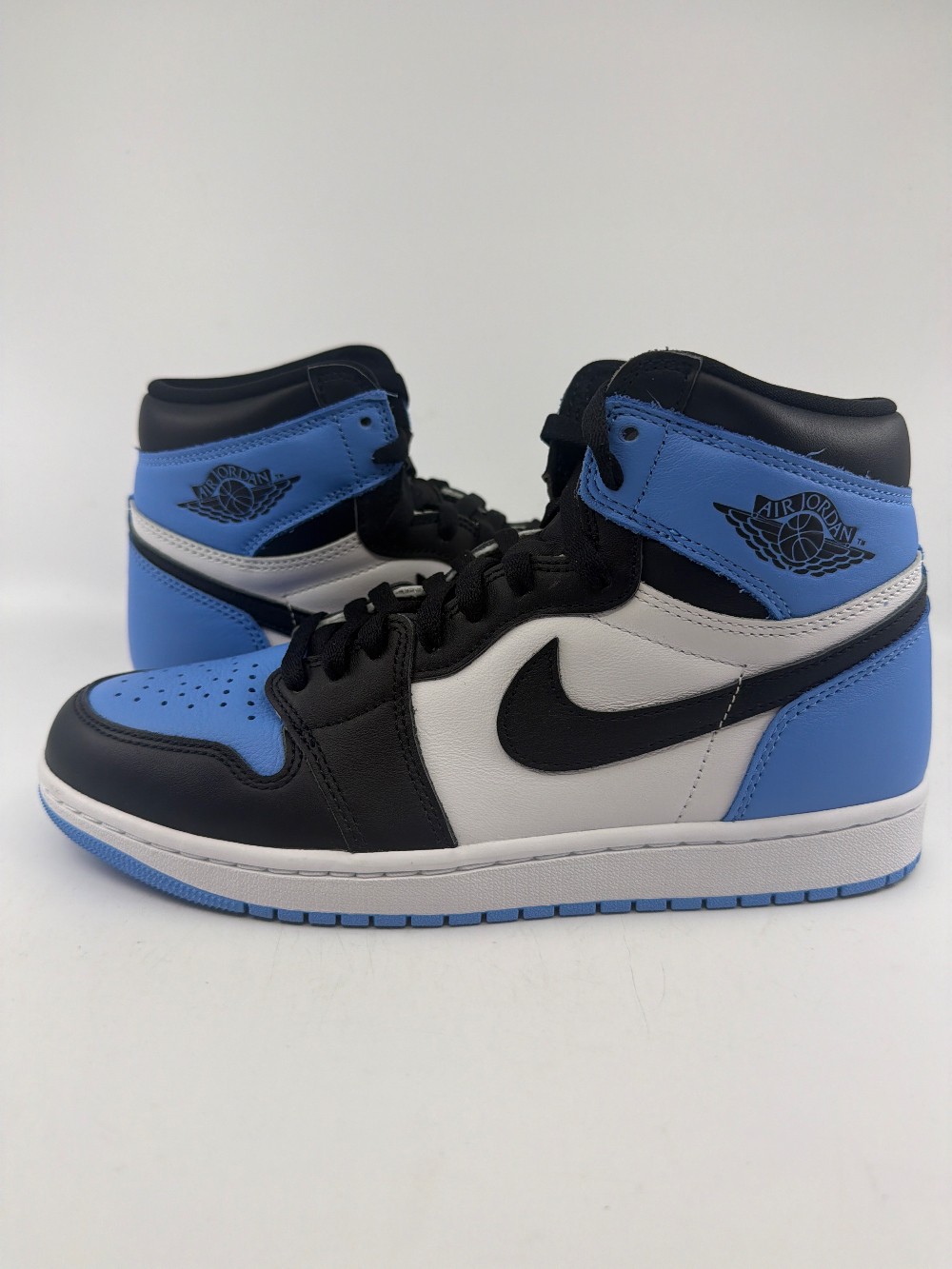 *USED* AJ 1 - UNC TOE