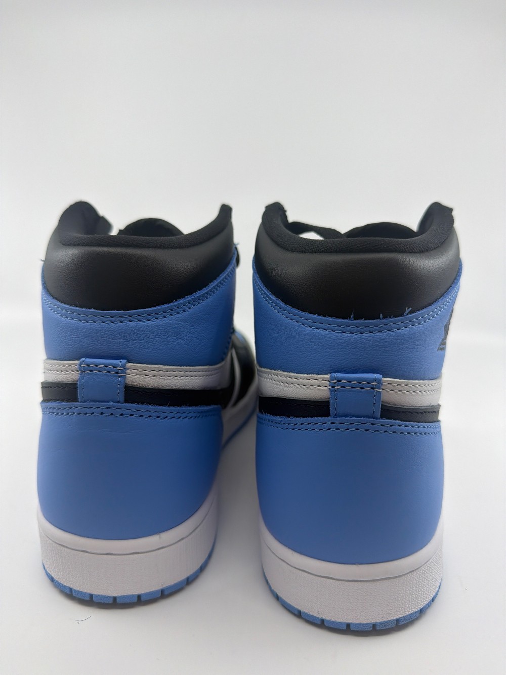 *USED* AJ 1 - UNC TOE