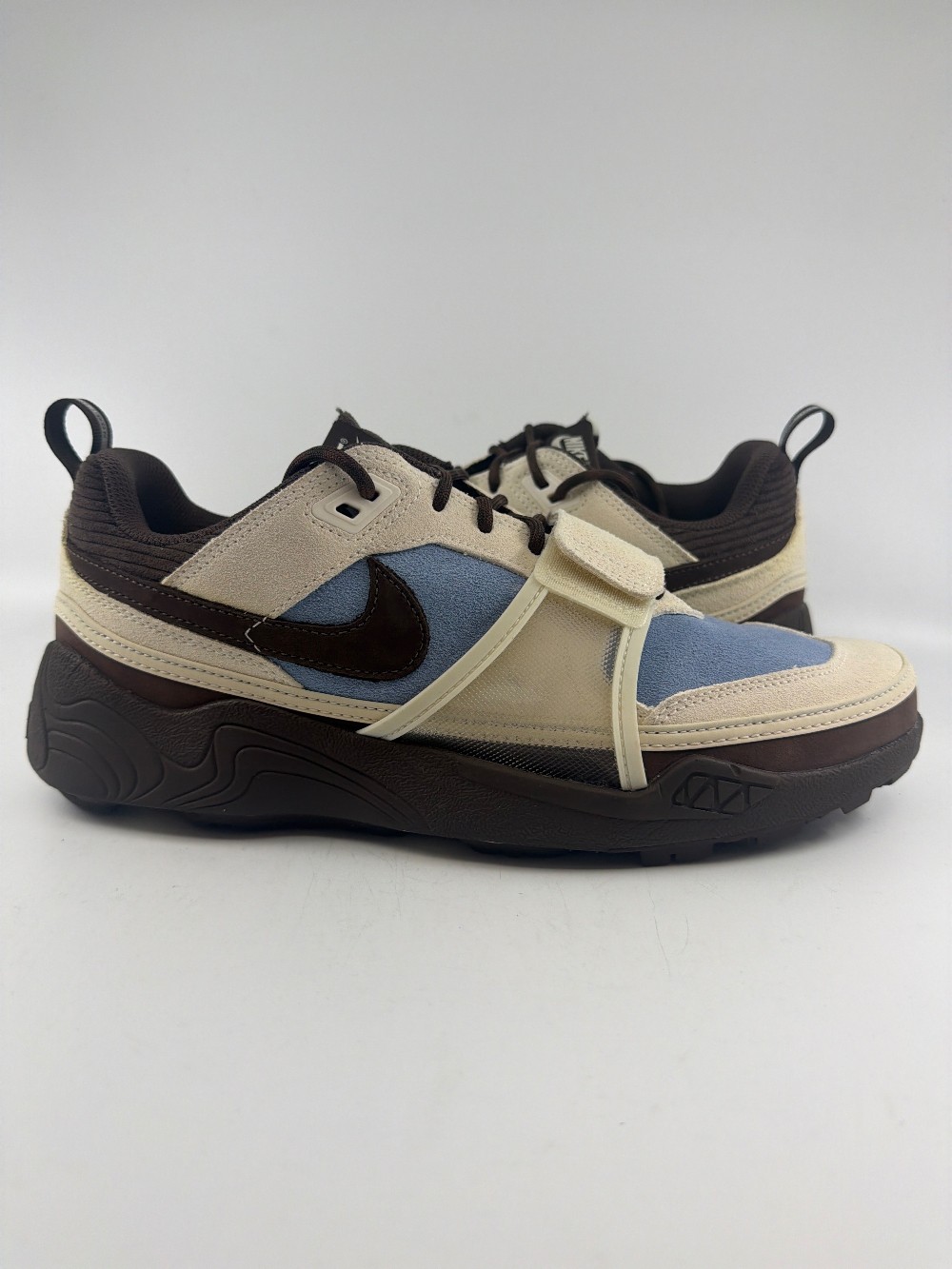 *USED* NIKE X TRAVIS SCOTT ZOOM FIELD JAXX - LECHE BLUE