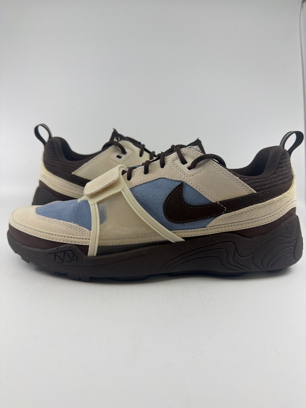 *USED* NIKE X TRAVIS SCOTT ZOOM FIELD JAXX - LECHE BLUE