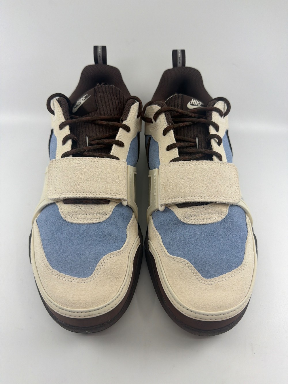 *USED* NIKE X TRAVIS SCOTT ZOOM FIELD JAXX - LECHE BLUE