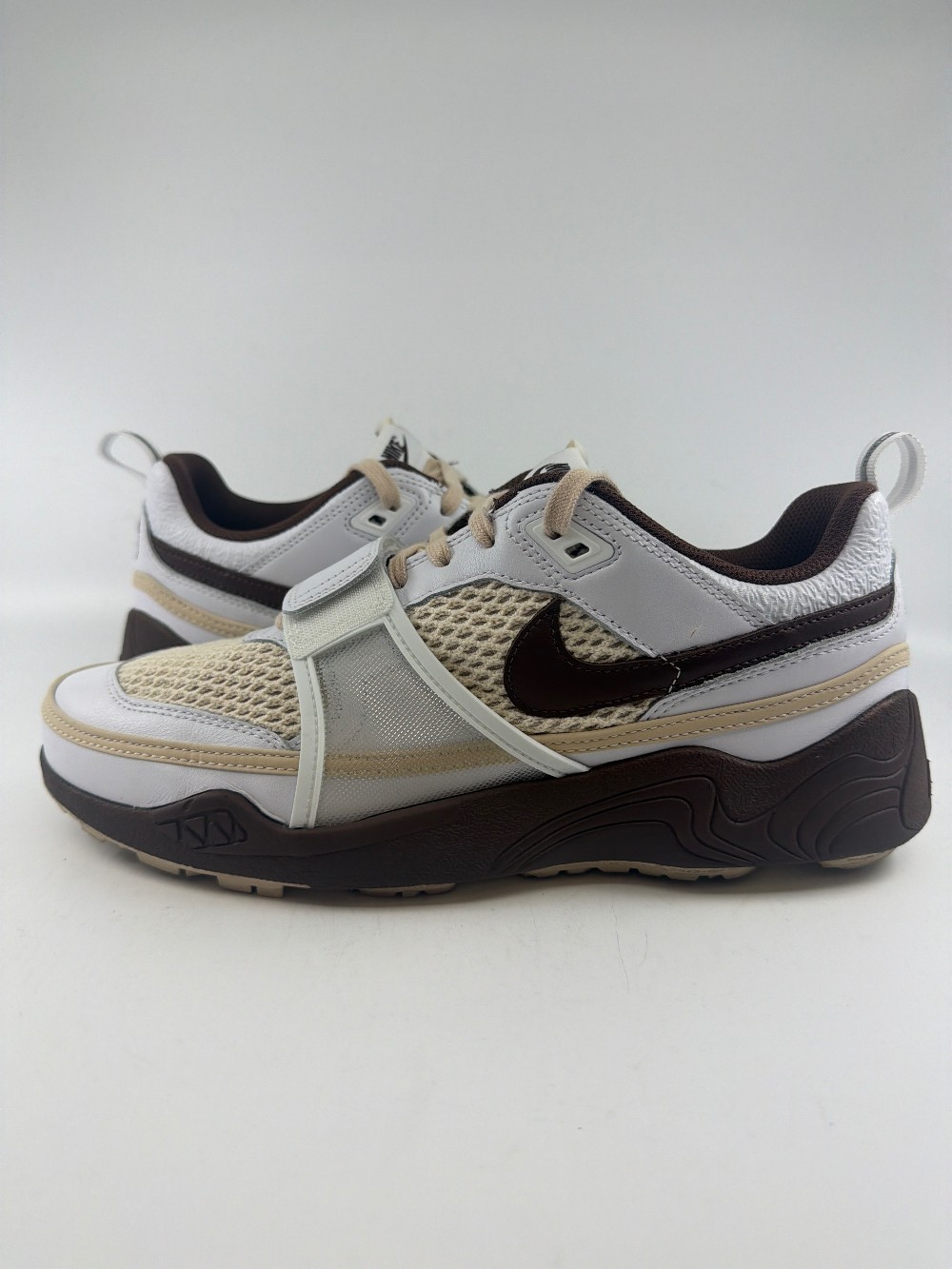*USED* NIKE X TRAVIS SCOTT ZOOM FIELD JAXX - LIGHT CHOCOLATE