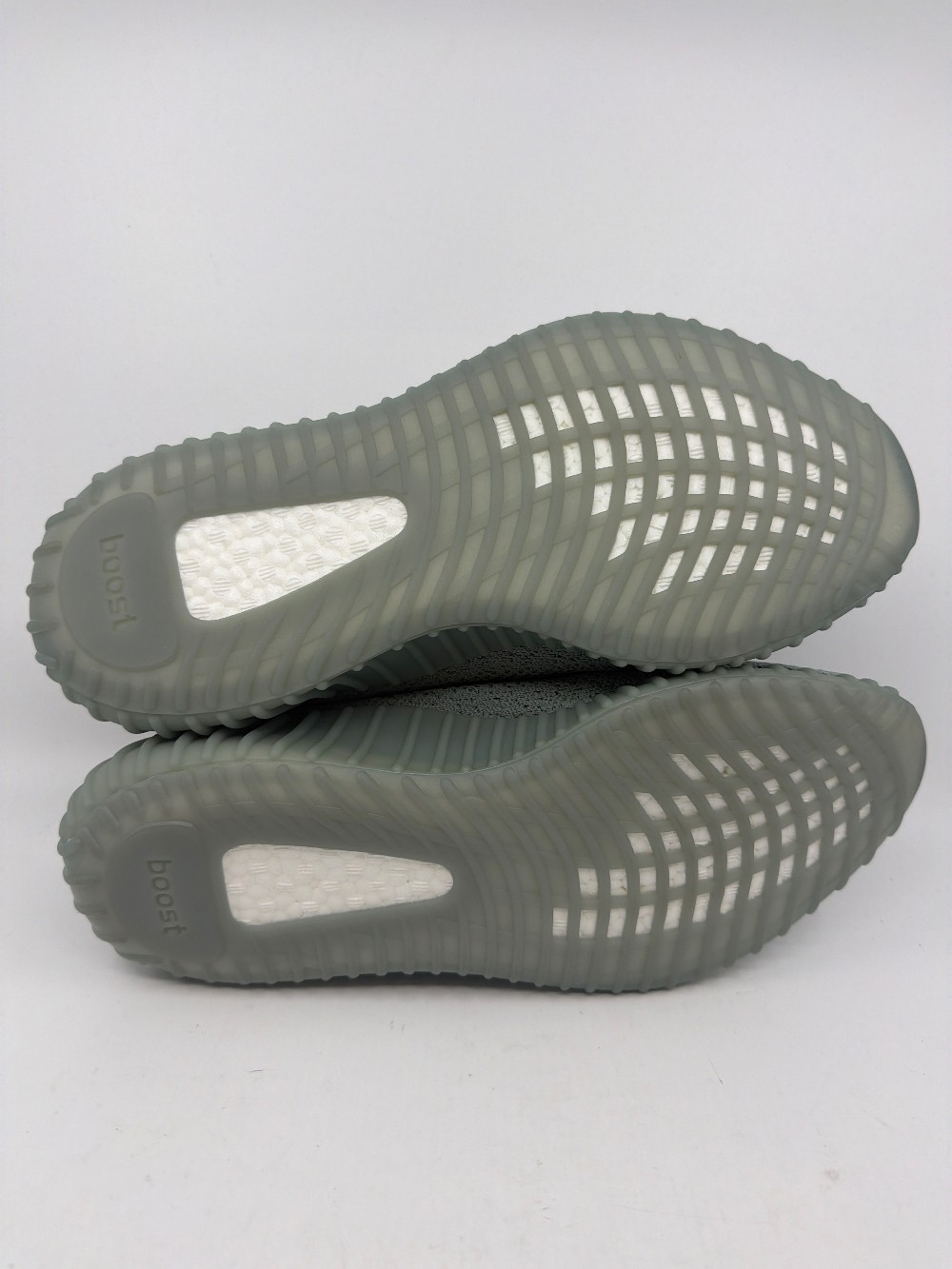 YEEZY 350 BOOST V2 - SALT