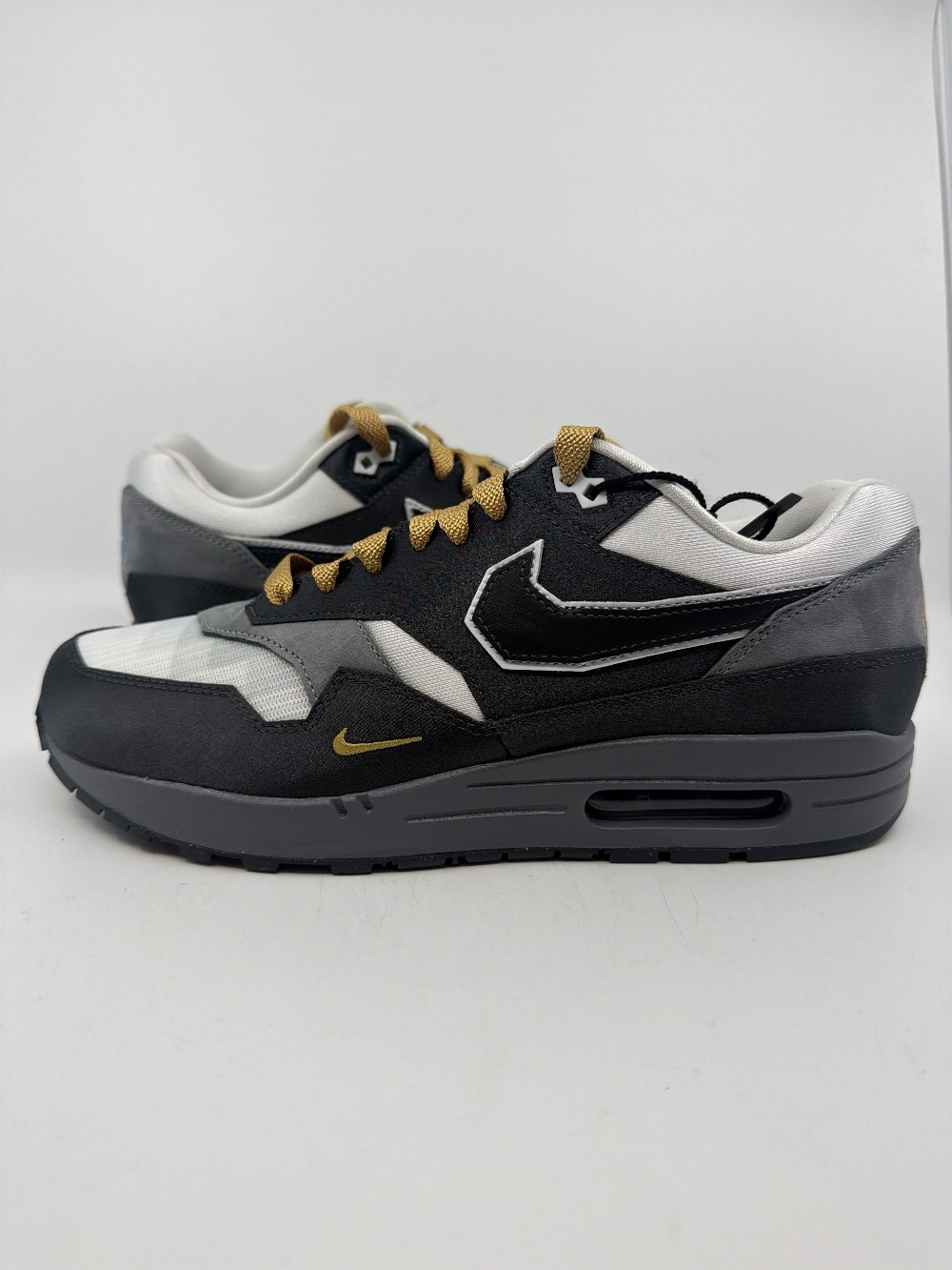 *VNDS* NIKE AIR MAX 1 - .SWOOSH LOW POLY BIG HEAD MODE