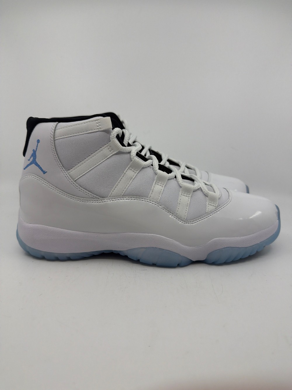 AJ 11 - LEGEND BLUE (2024)