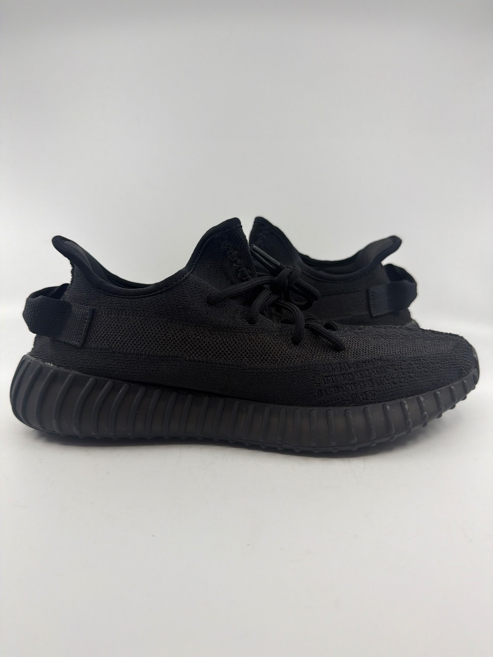 *USED* YEEZY 350 BOOST V2 - ONYX