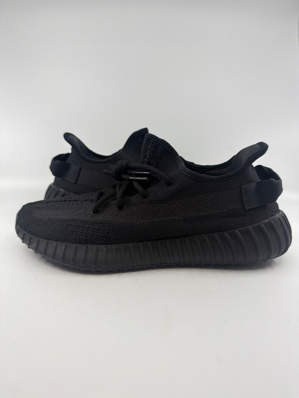 *VNDS* YEEZY 350 BOOST V2 - ONYX