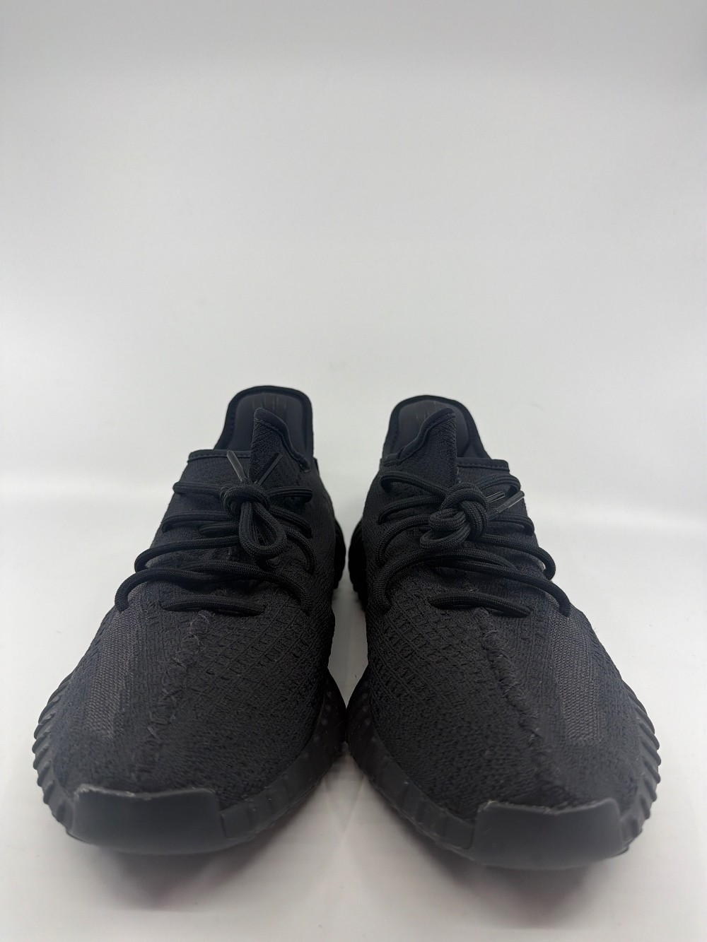 *VNDS* YEEZY 350 BOOST V2 - ONYX