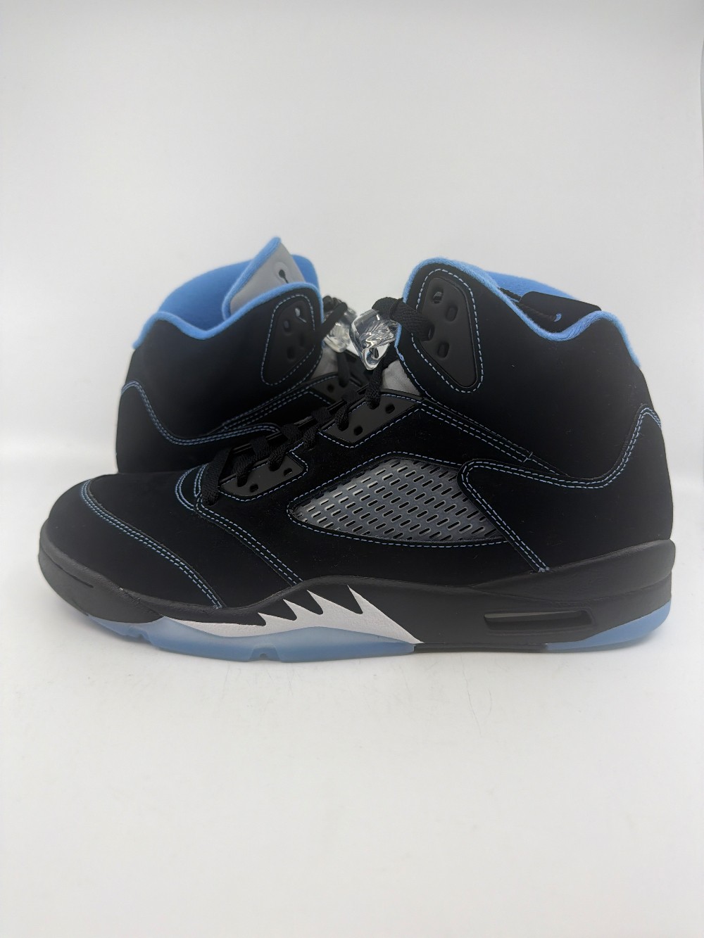 *USED* AJ 5 - BLACK UNIVERSITY BLUE (2026)