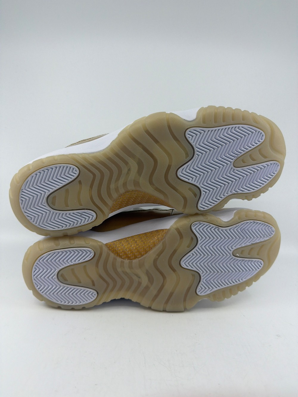 *USED* AJ 11 LOW (W) - MOTHERS DAY