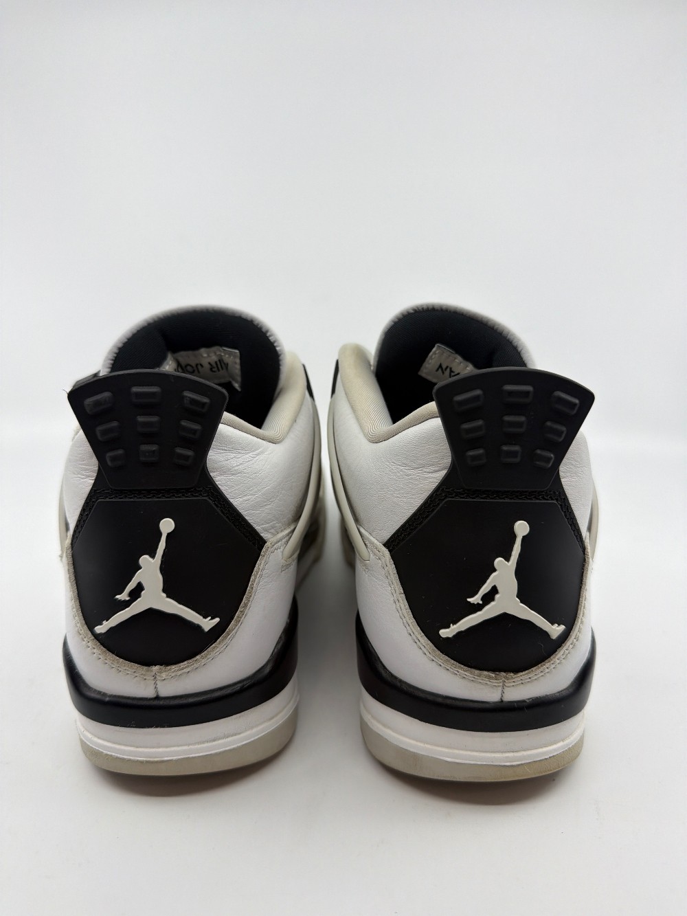 *USED/NO BOX* AJ 4 - MILITARY BLACK